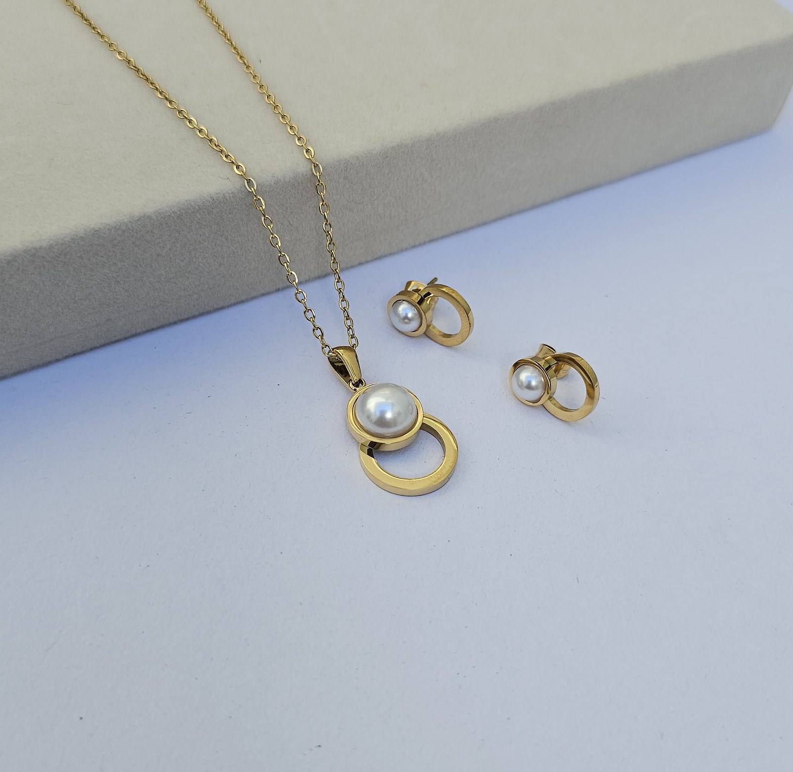 Reina pearl set  image