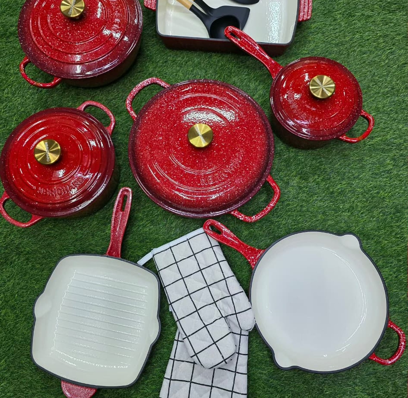 Elite Chef 11-Piece Enamel Cast Iron Cookware Collection image
