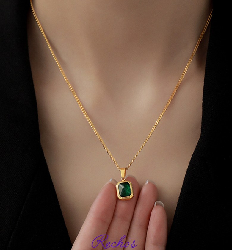 Emerald green necklace  image
