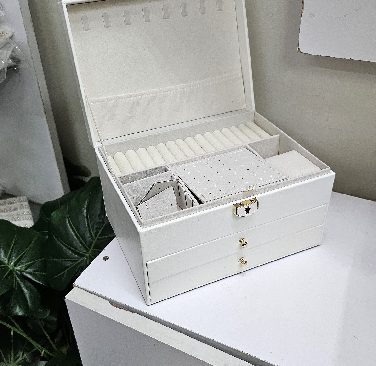 Luxury leather organizer  image