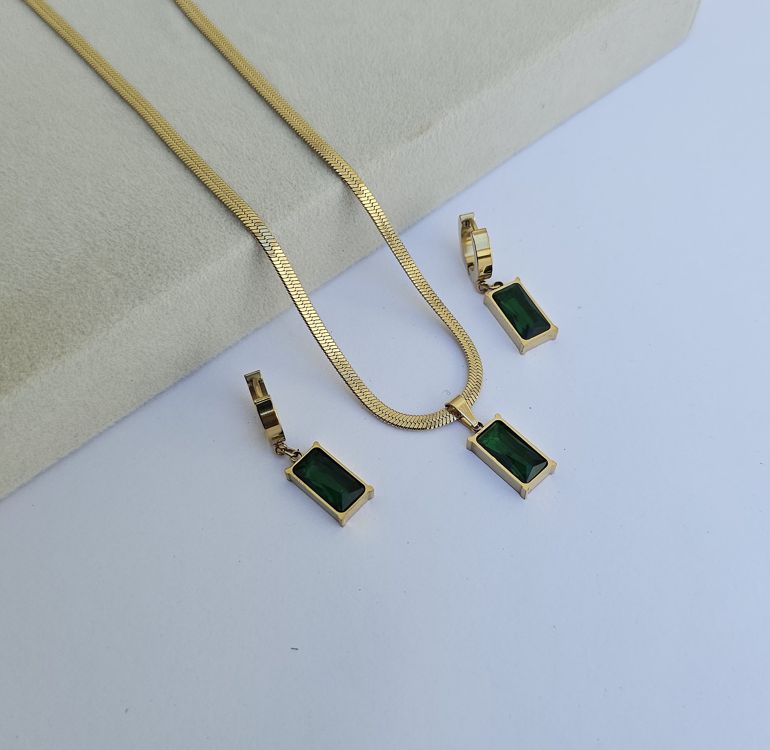 Merkel emerald Green set image