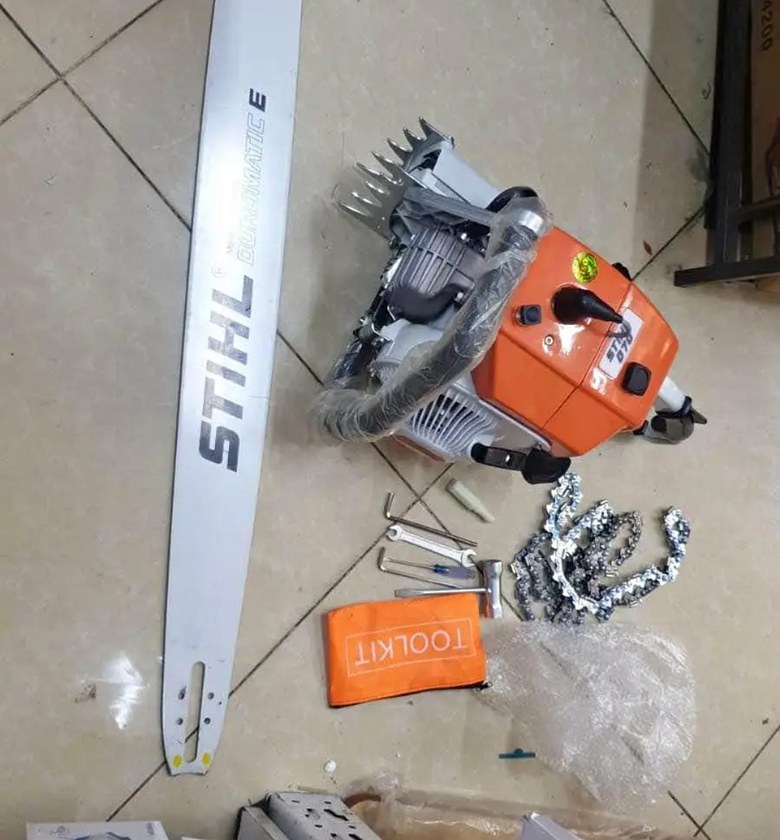 Stihl 070 power saw  image