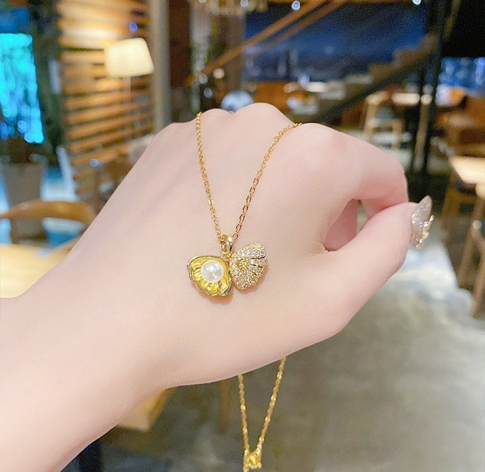 Pearl shell necklace  image