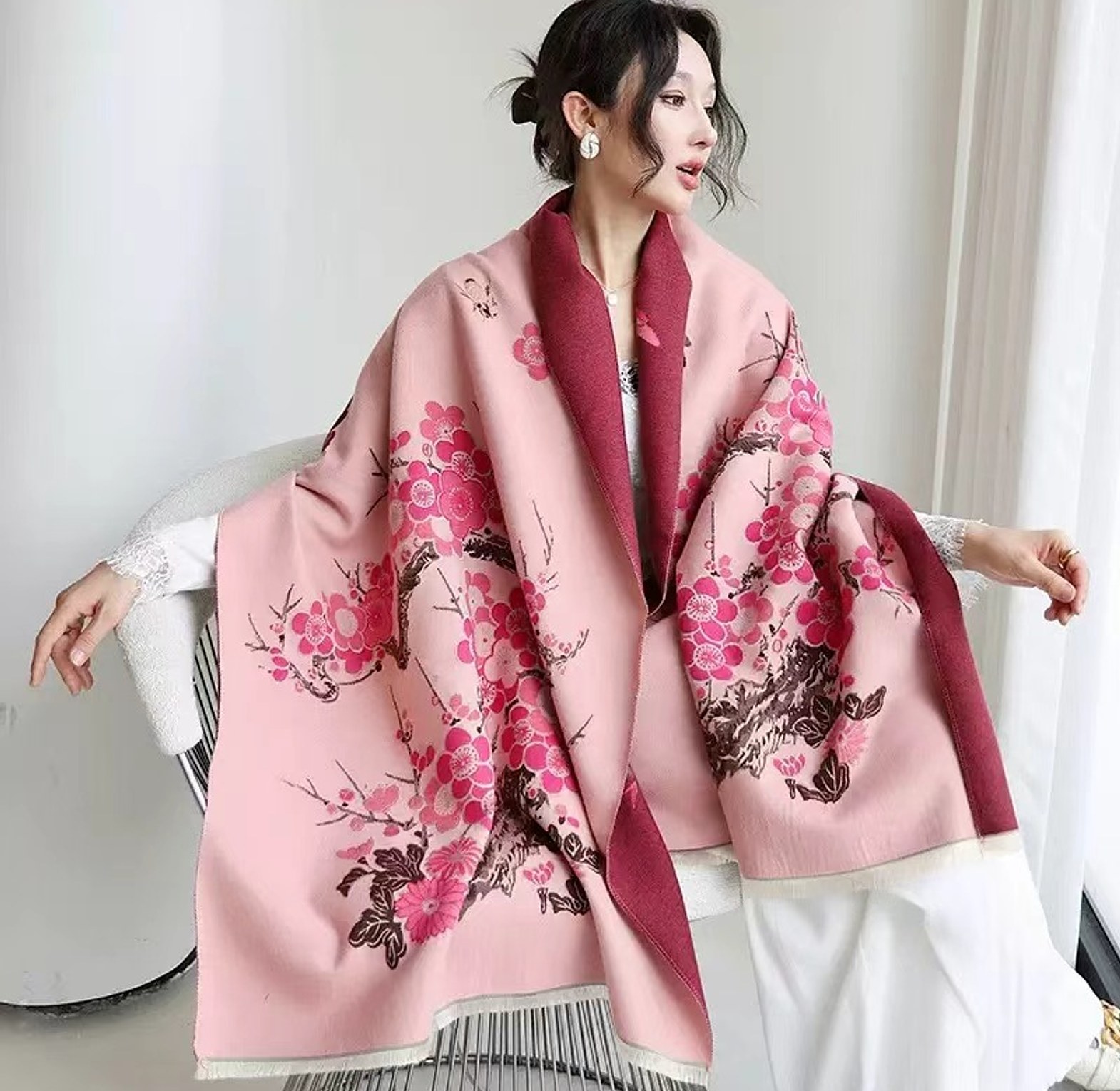 Cashmere scarves image