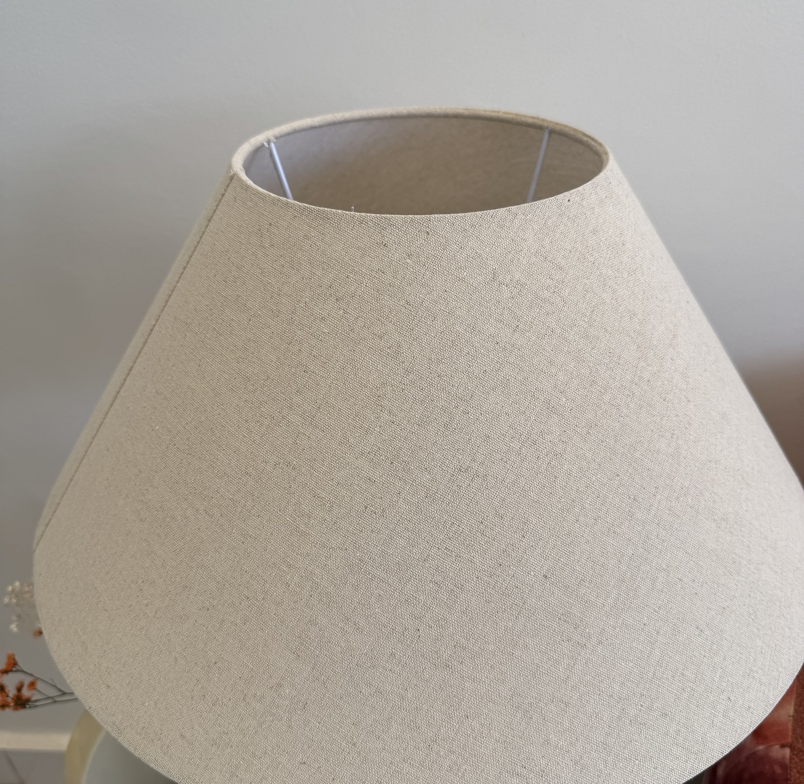 Minimalist table lamp. image