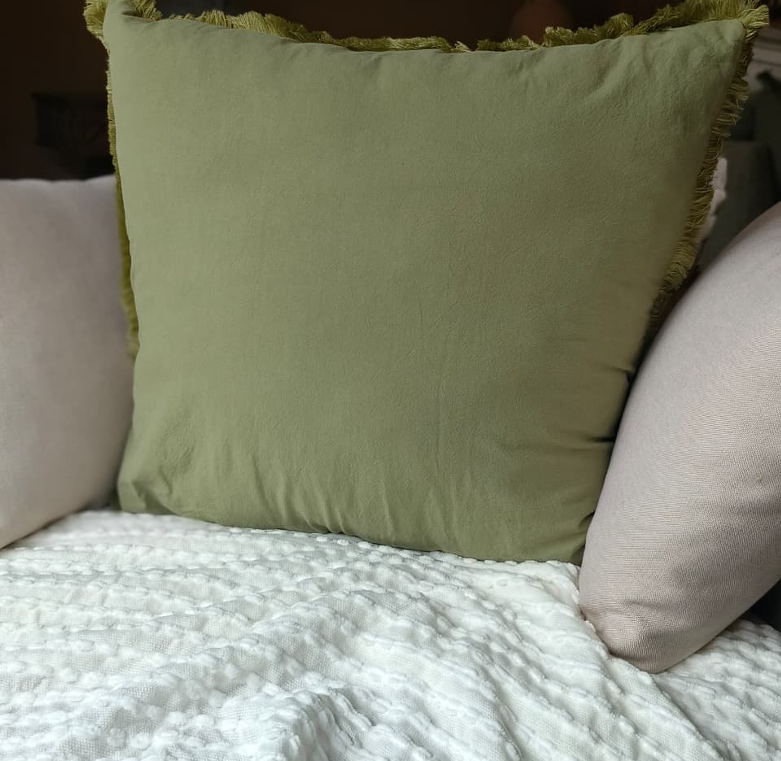 Linen ruffle pillows 60*60 image