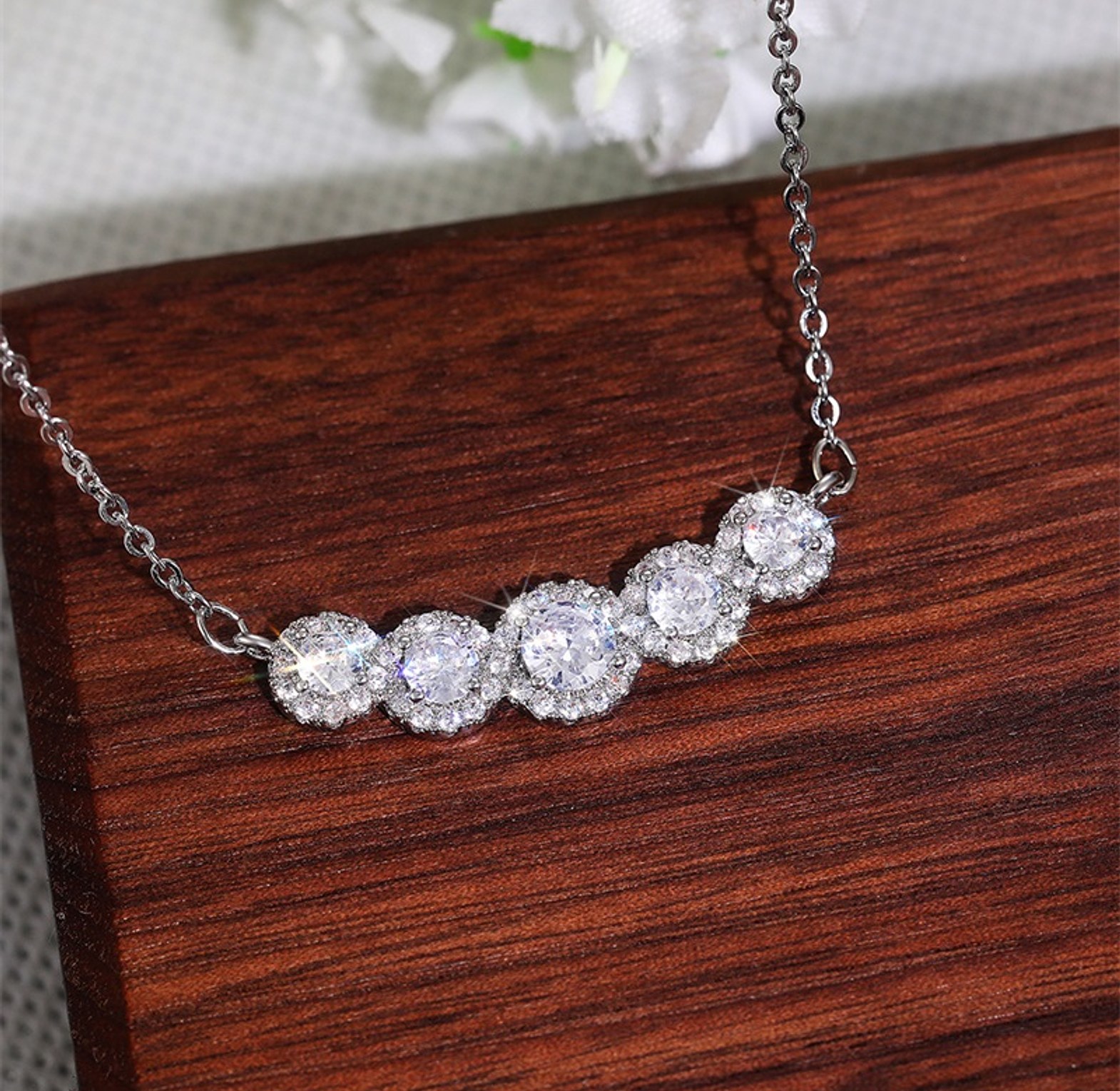 Gorgeous round necklace  image