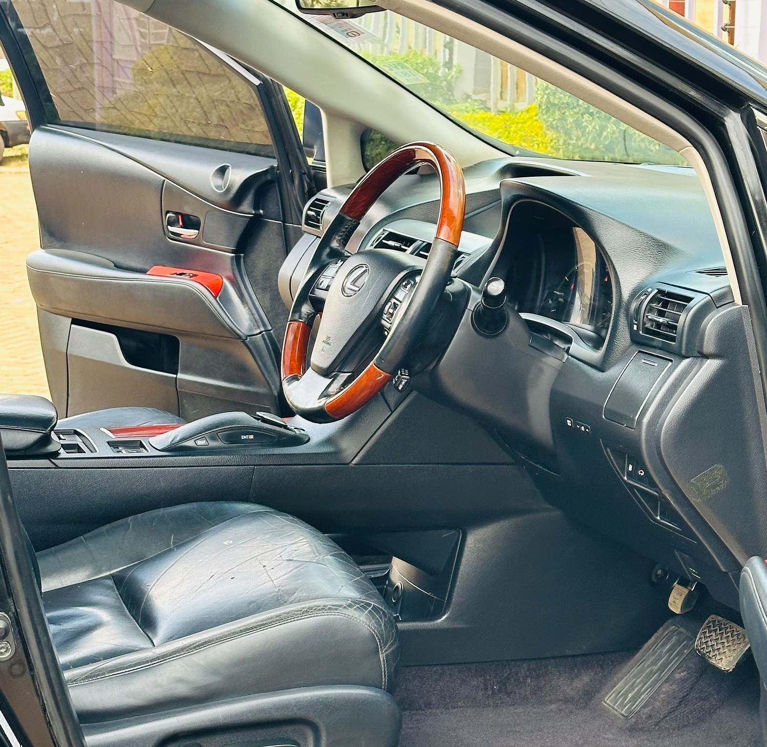 Toyota Lexus 450Ah KBY,YOM 2007 Model, Automatic Hybrid, with Sunroof, alloys, New Tyres, Leather Seats image