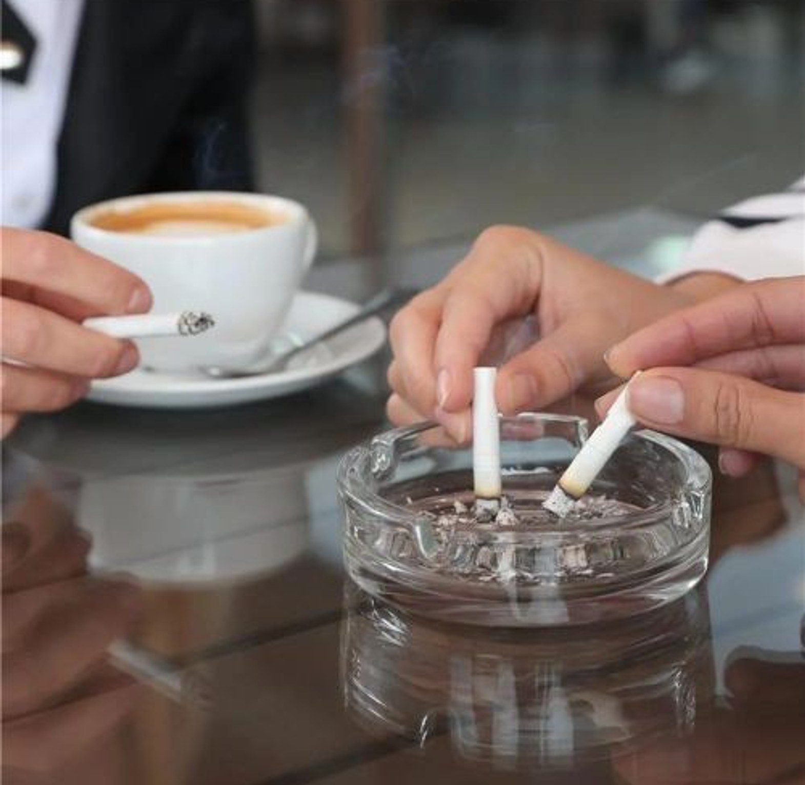 Glass Cigarette Ashtray for Home, Office, Bars. Heavy Duty image