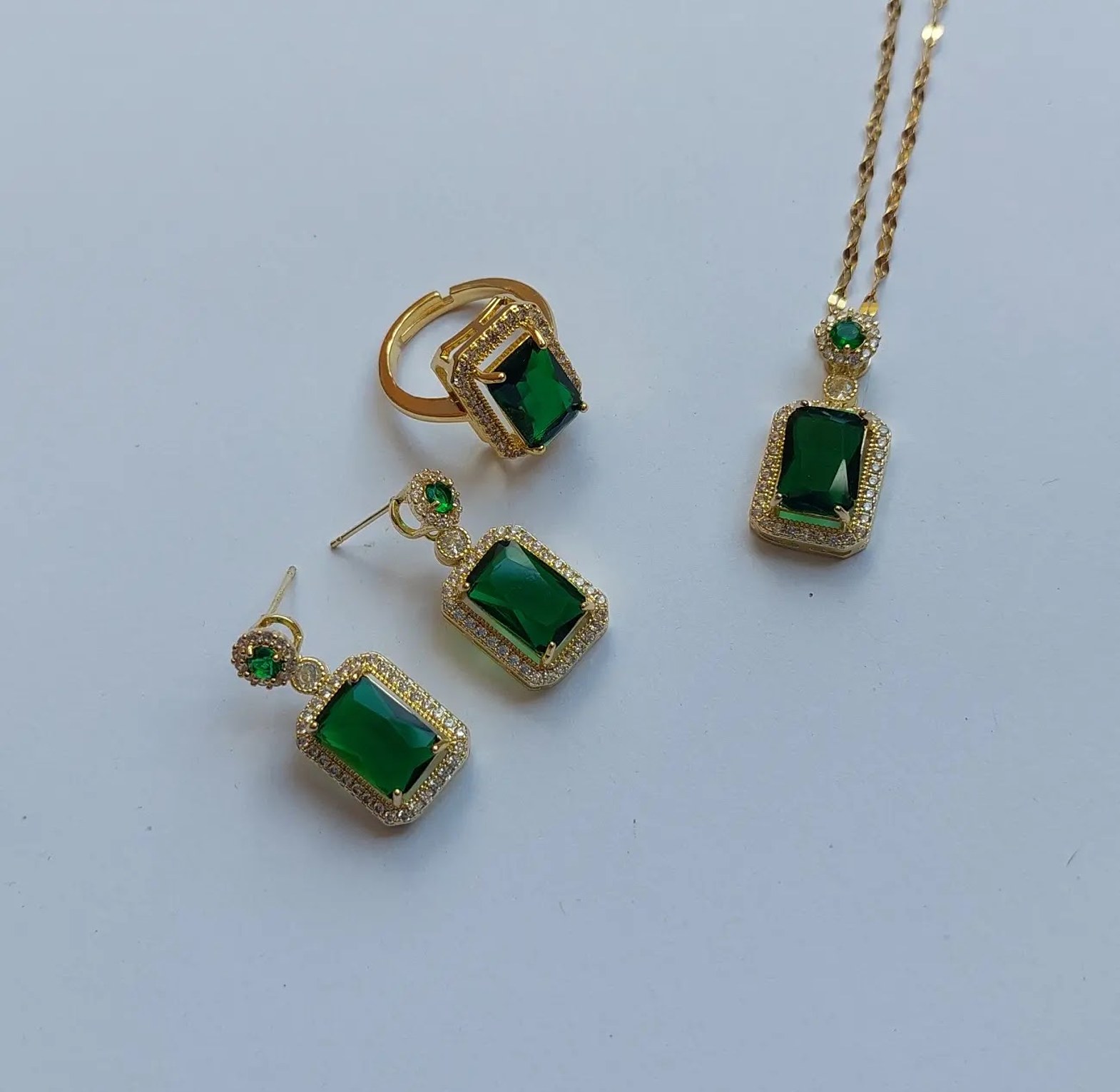 Emerald Green Jewelry Set image