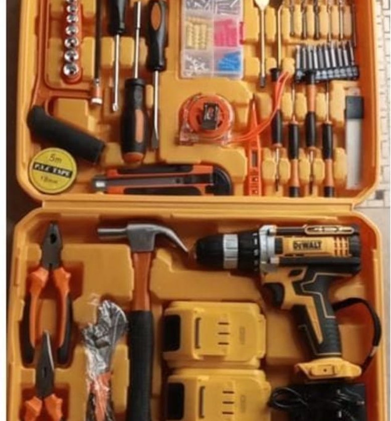 Dewalt cordless drill set image
