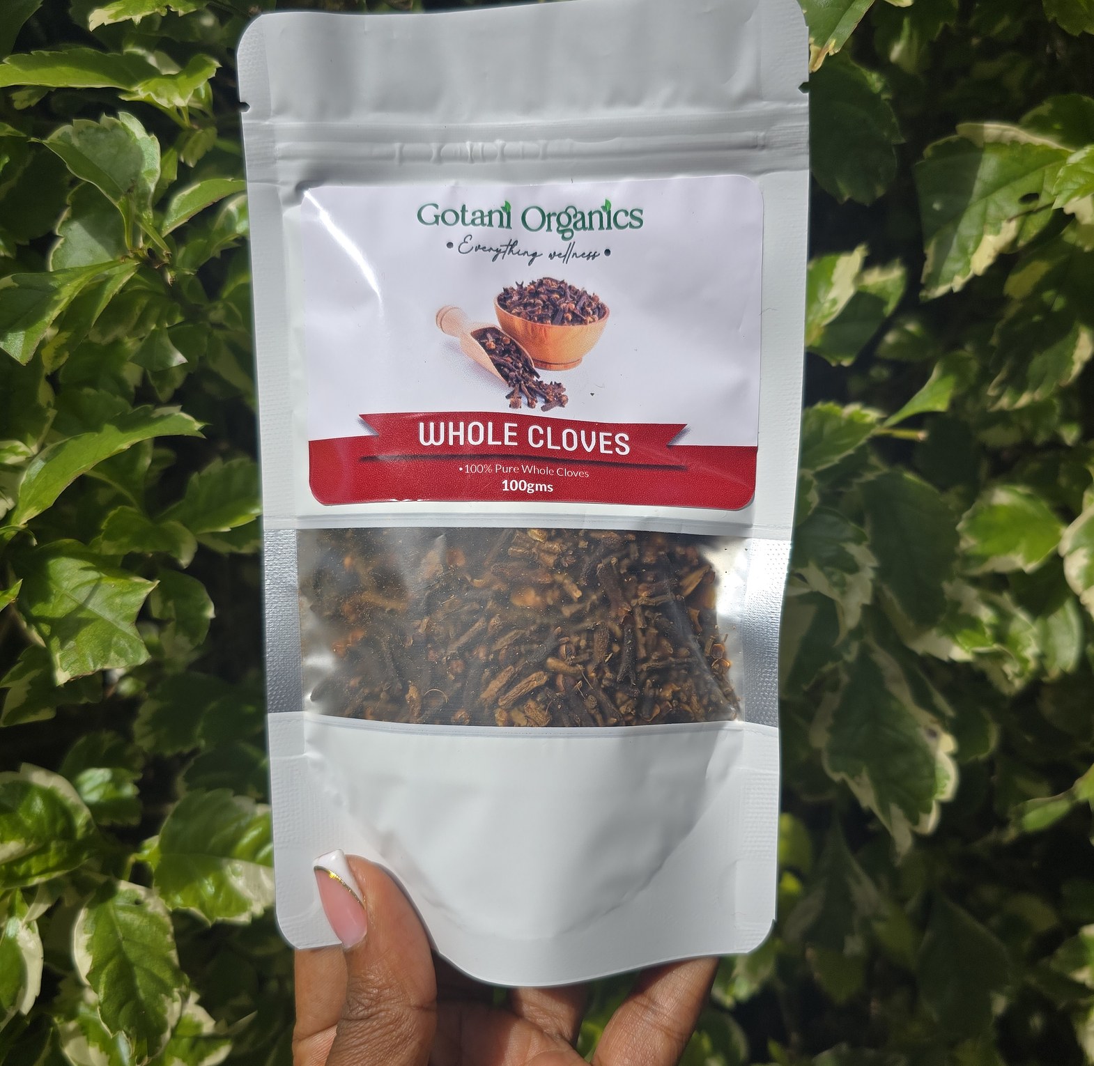 Whole clover buds image