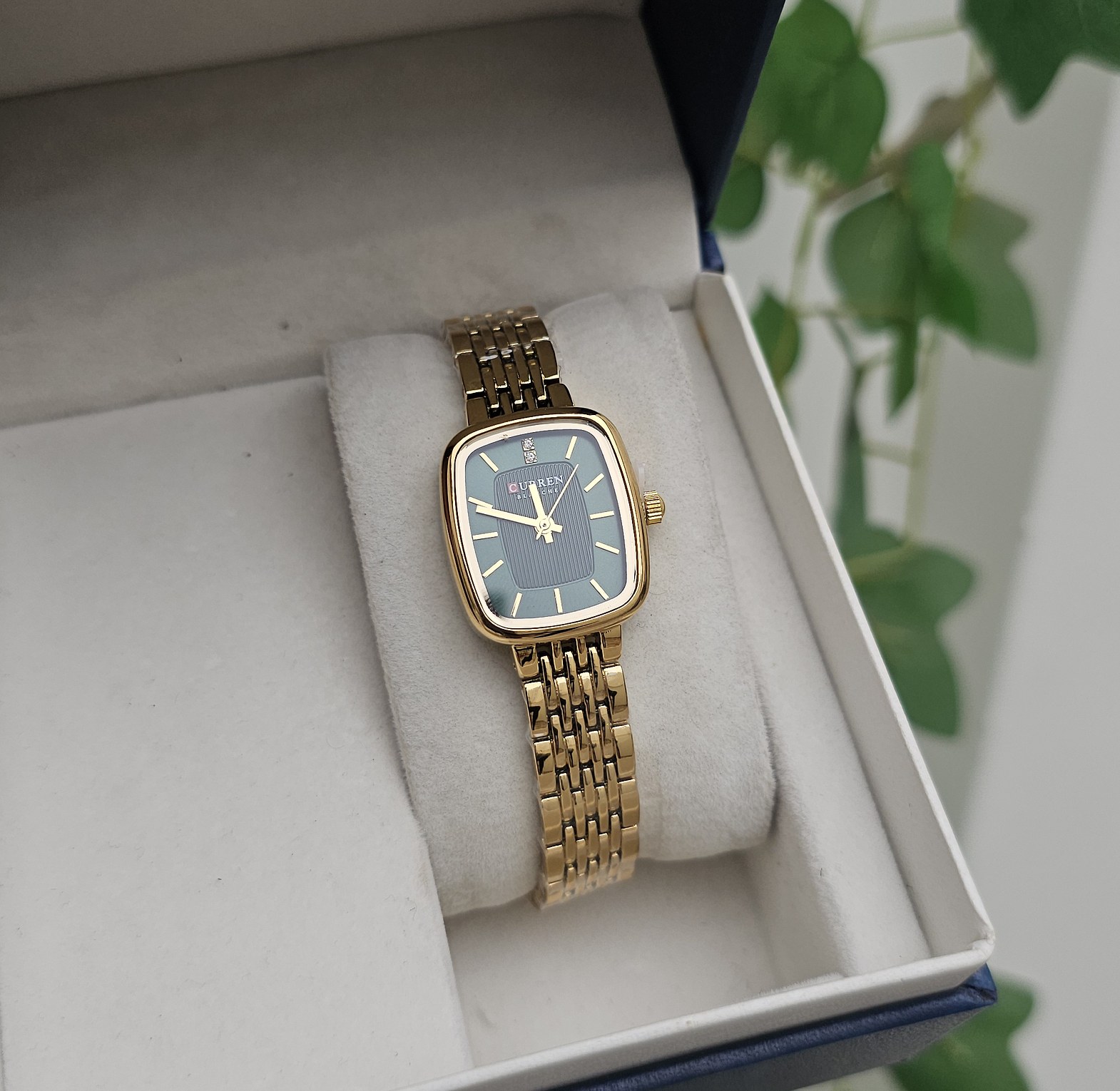 Square classic curren watches image