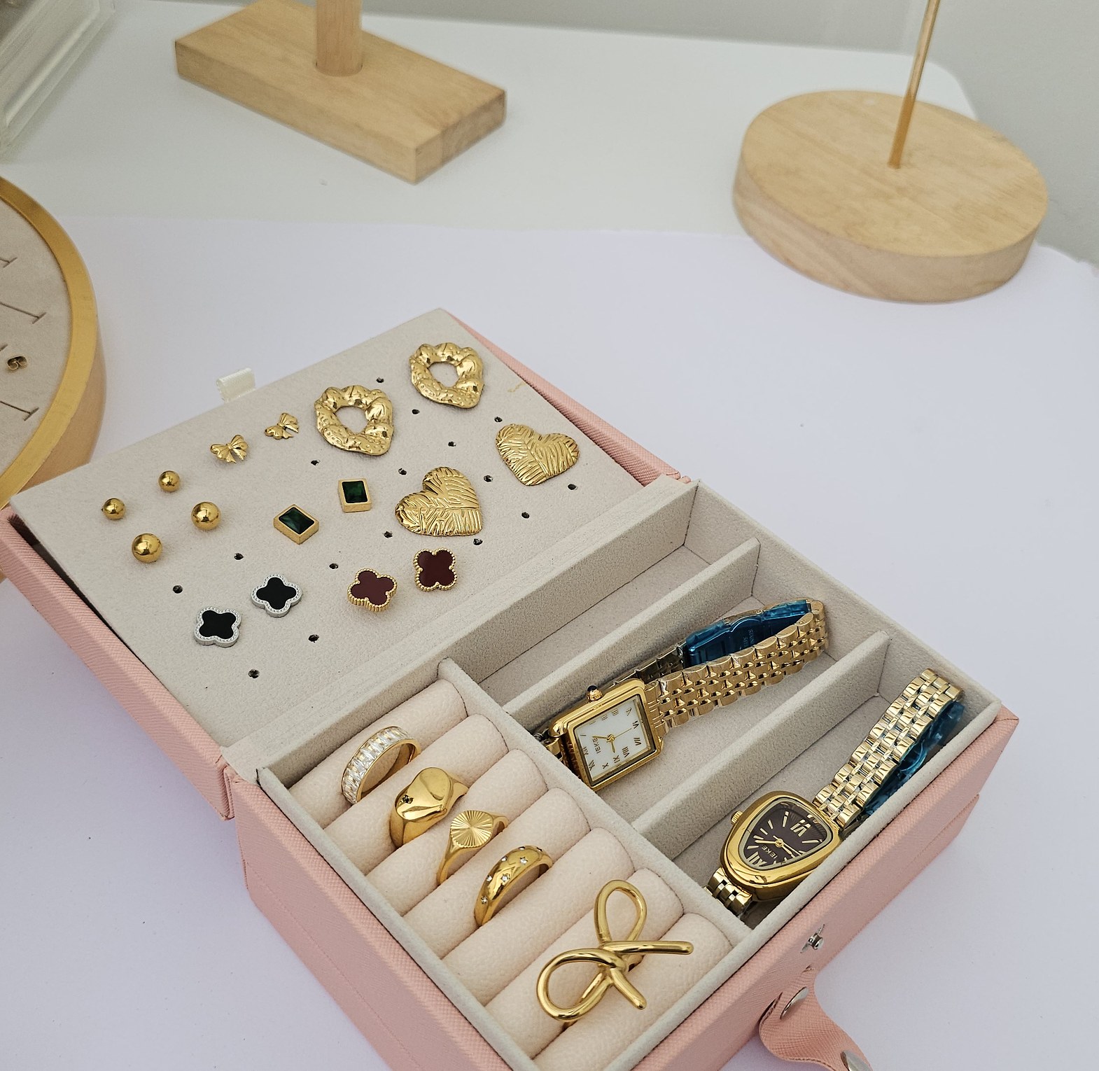 Medium jewelry organizer  image