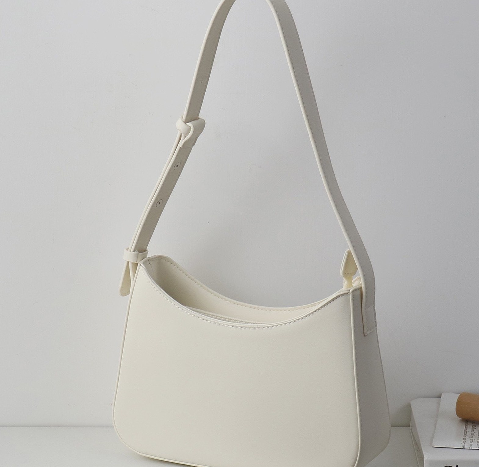 Elle shoulder bag image