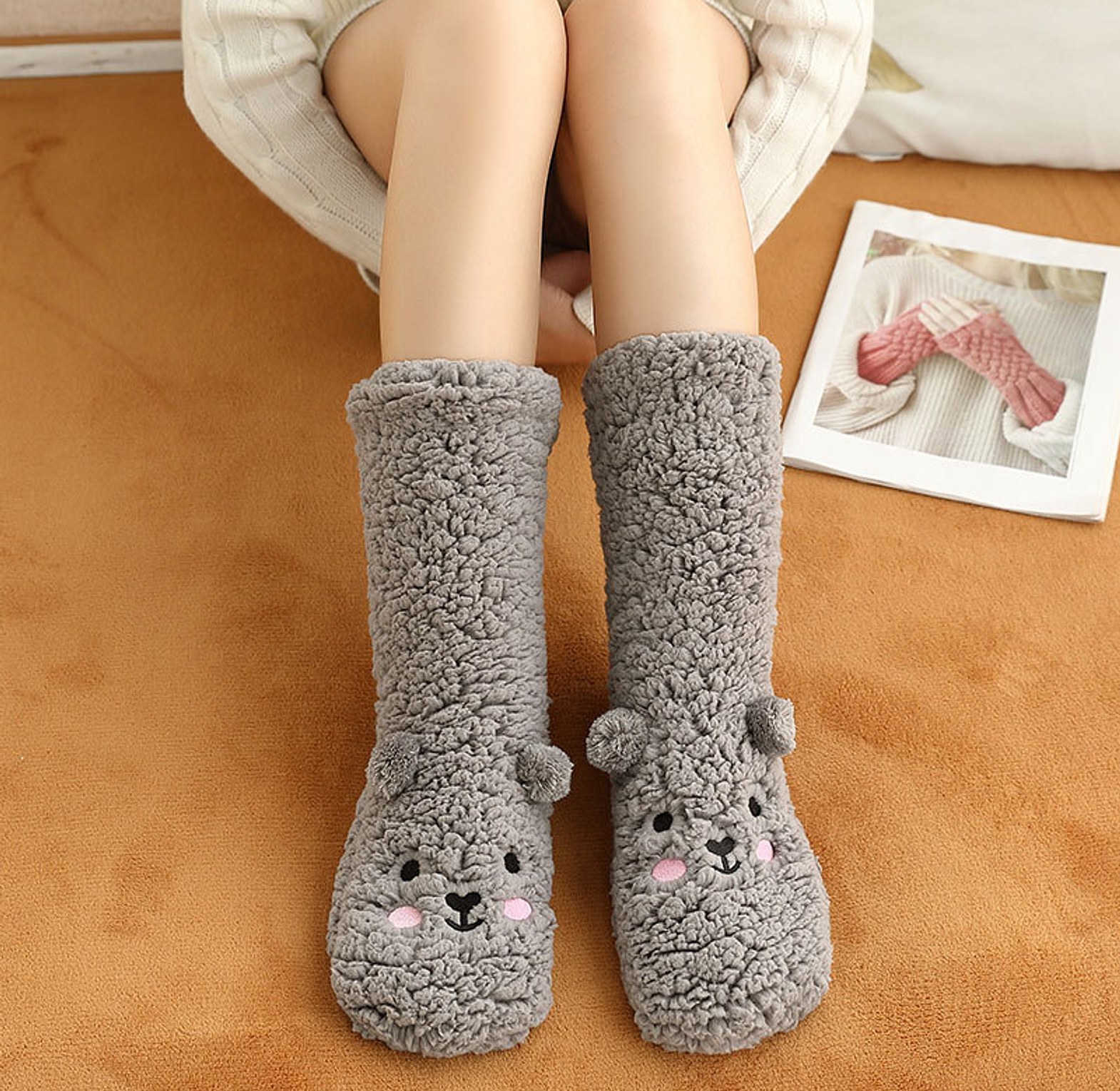 1 pair of foot warmers  image