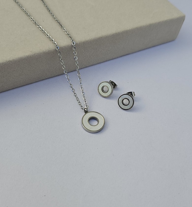 Zia round set image