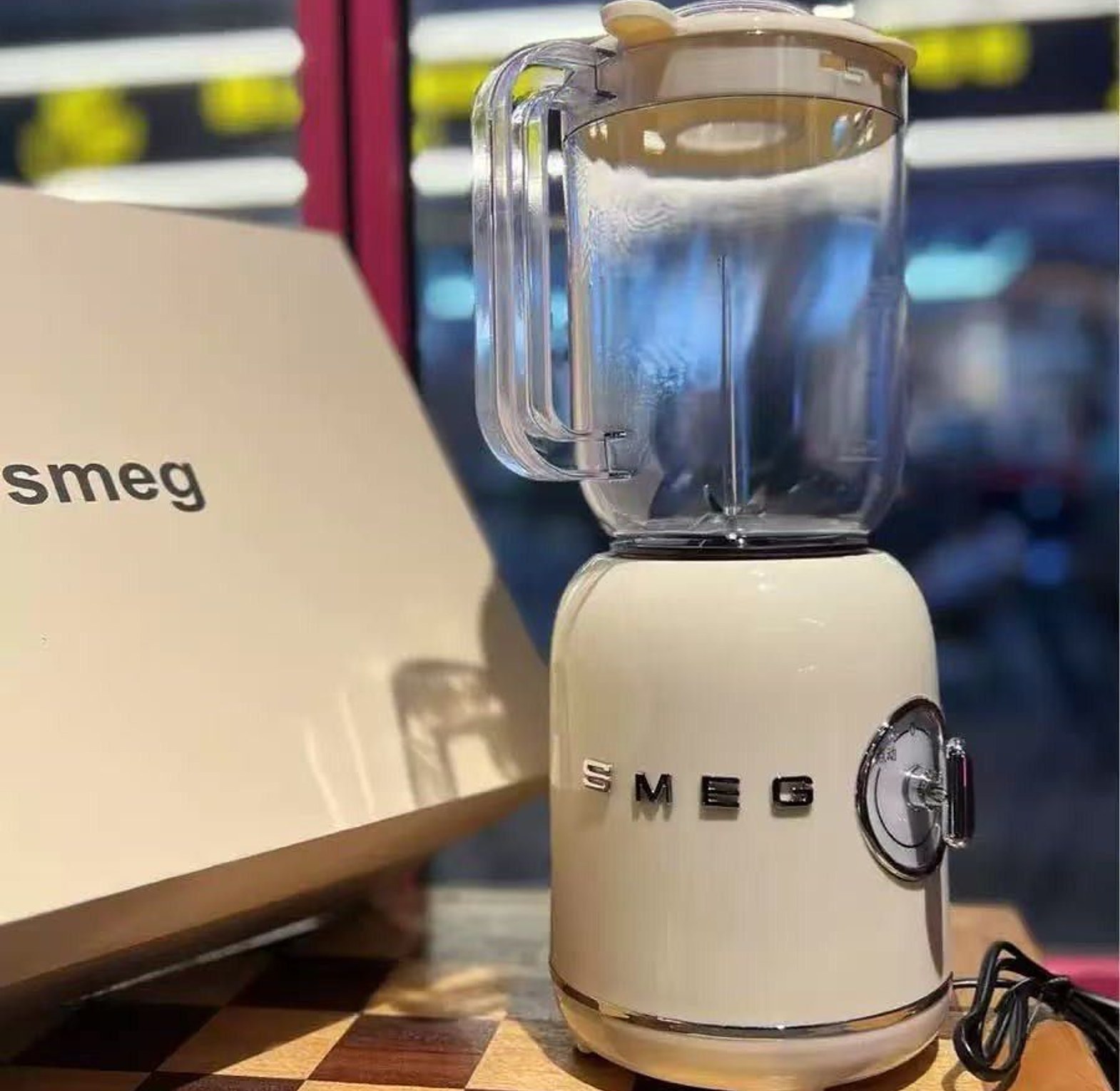 SMEG Blender – 800ml Compact High-Performance Kitchen Blender (Up to 1.5L Capacity) image