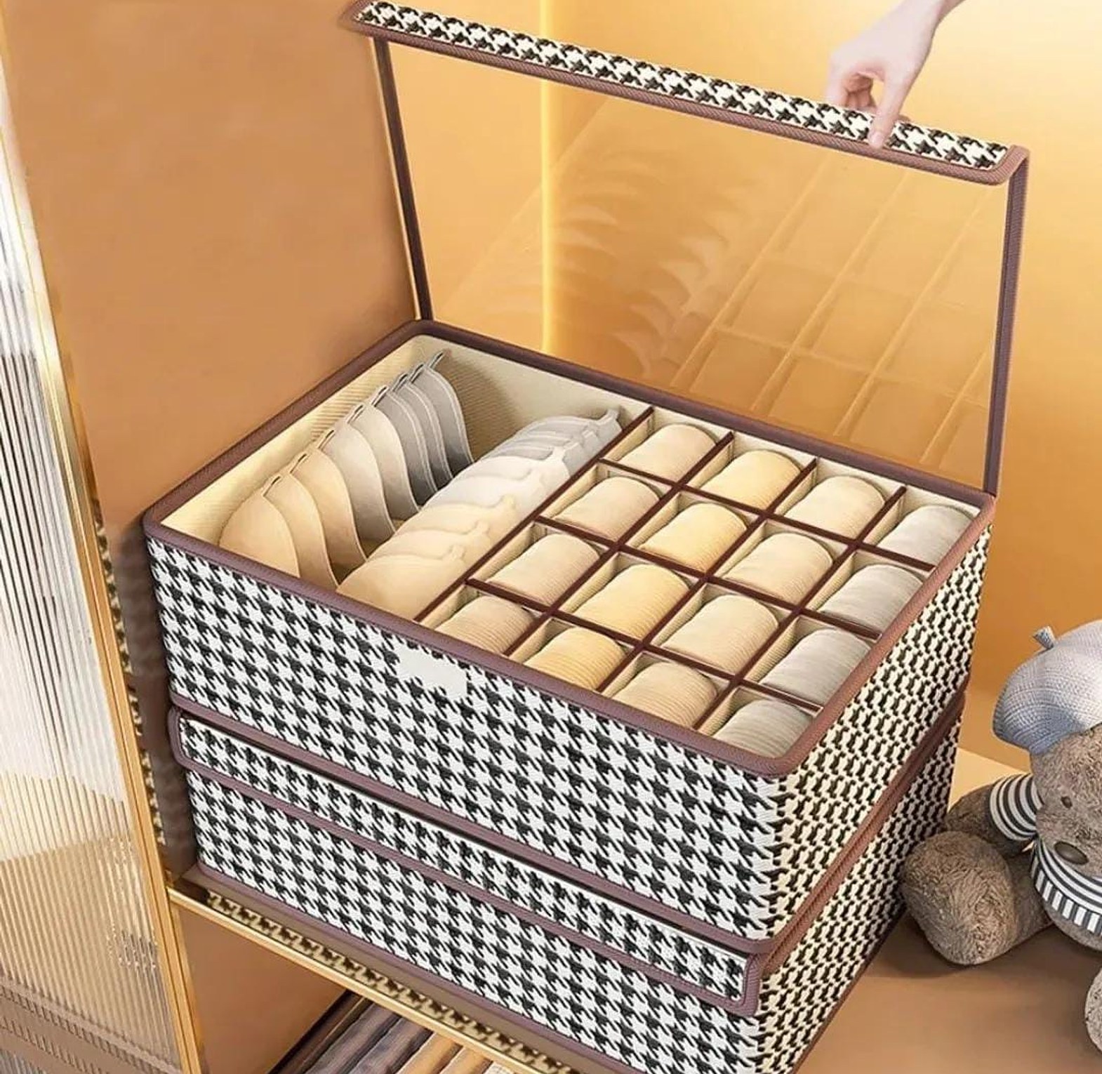 17-Grid Foldable Undergarment Organizer image