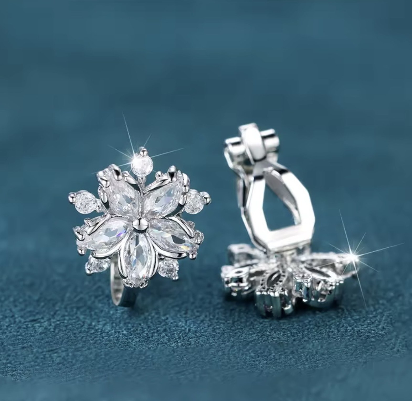 Solitaire Radiance Comfort Clips image