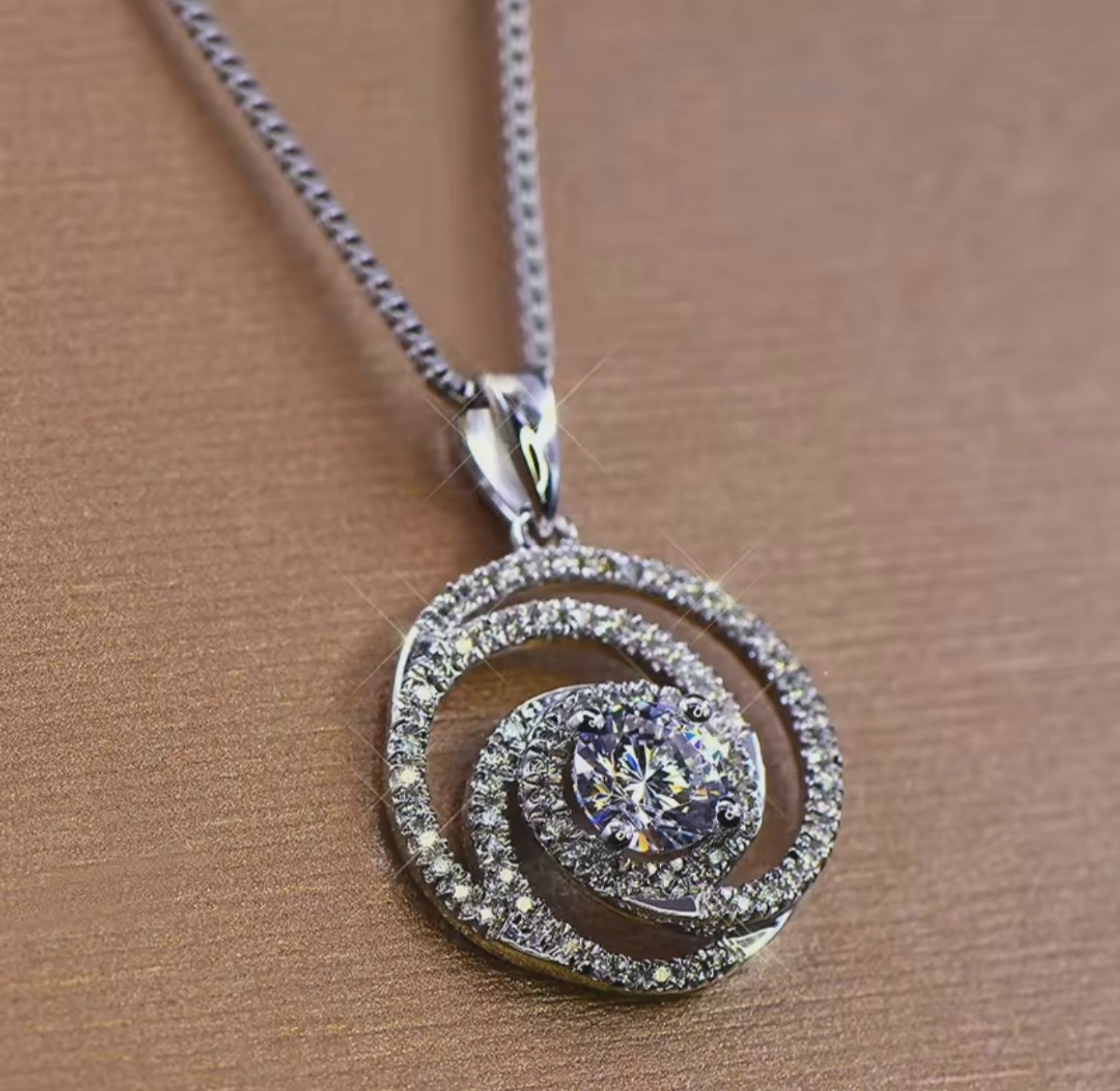 Luxury circular zirconia necklace  image