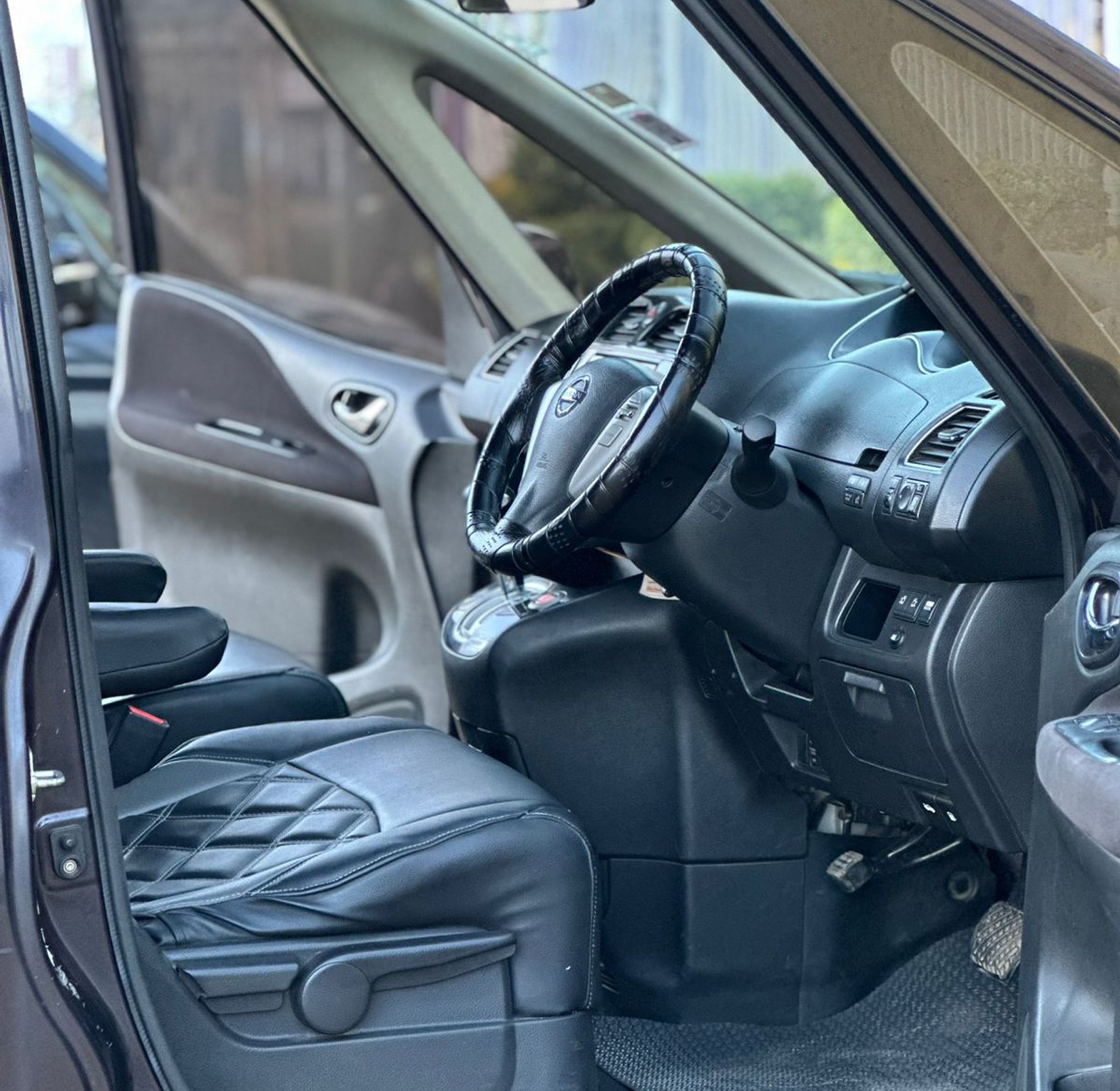 Nissan  Serena KCW, YOM 2012 Model,  Automatic, Rating 2000cc 7 seater, image