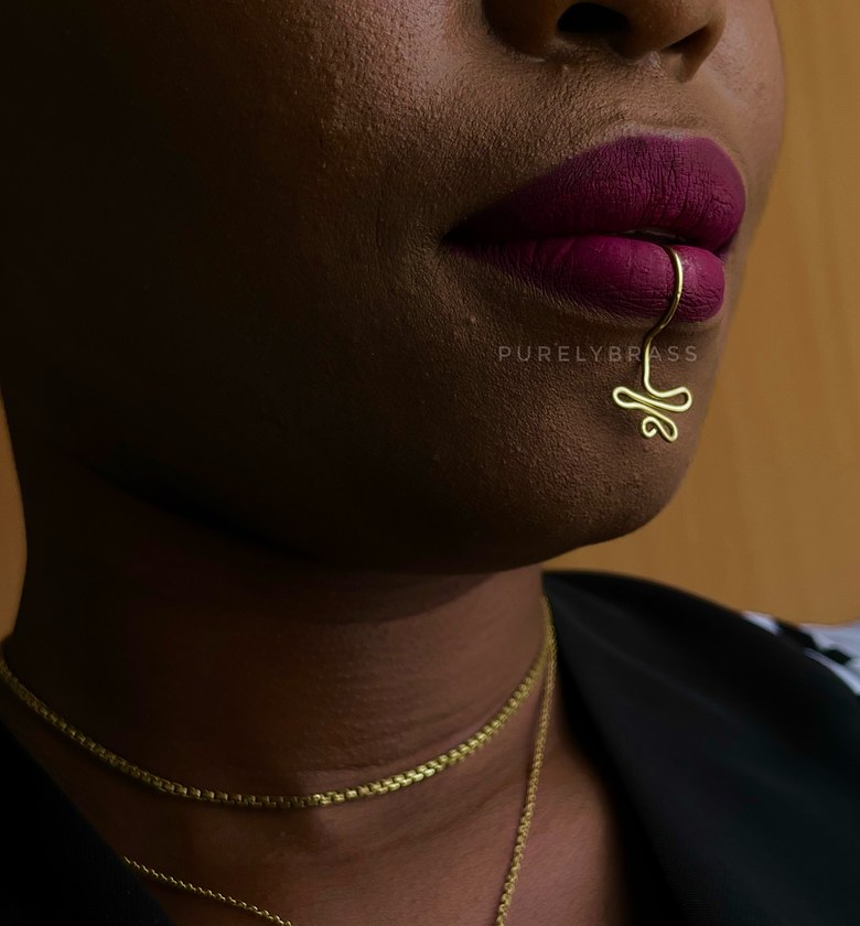 Nagi Faux Lip Cuff image