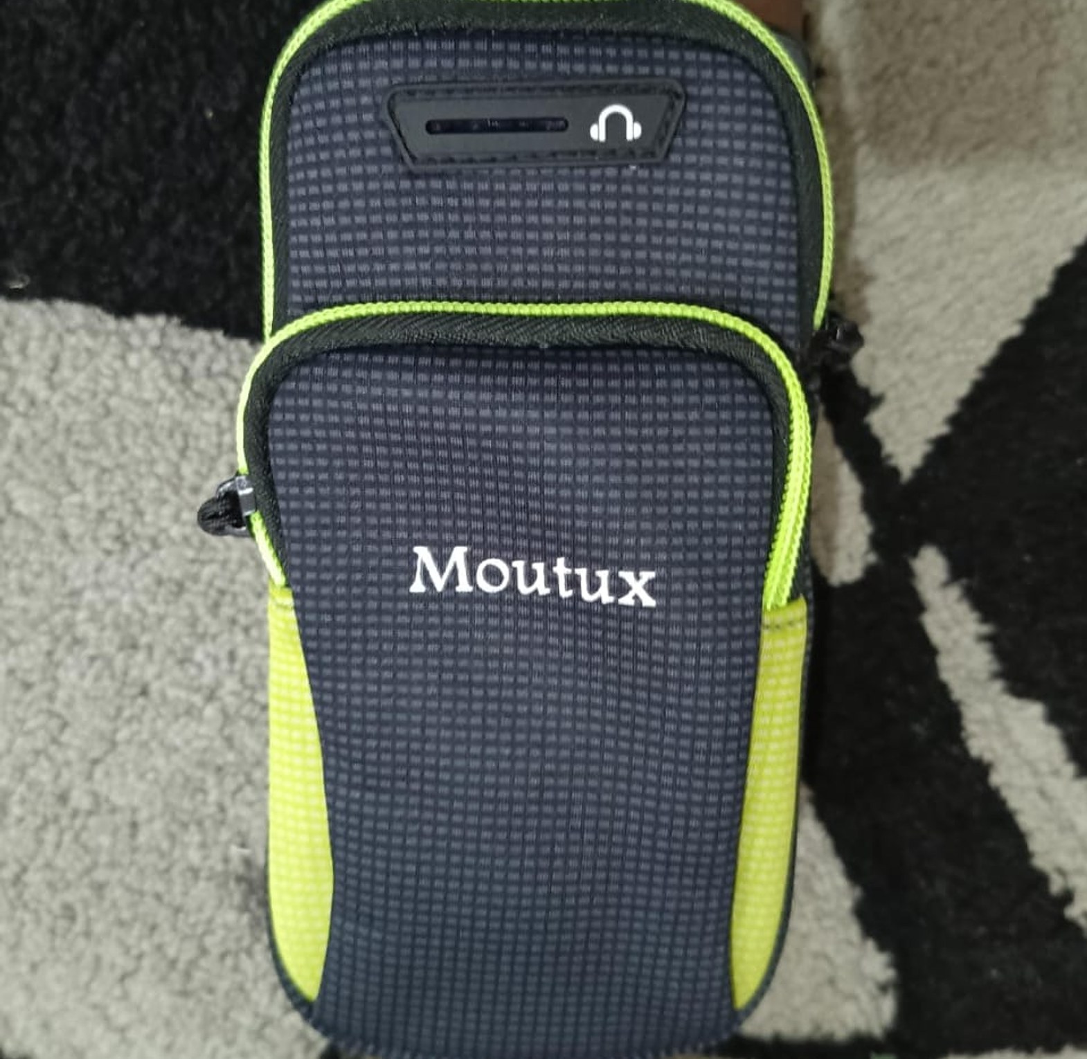 Moutux Waterproof Sports Running Armband Phone Holder Pouch Bag with Earphone Hole for Gym Jogging & Cycling image