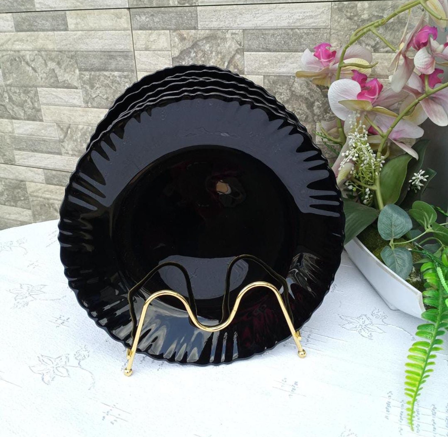 6 pc round plates image
