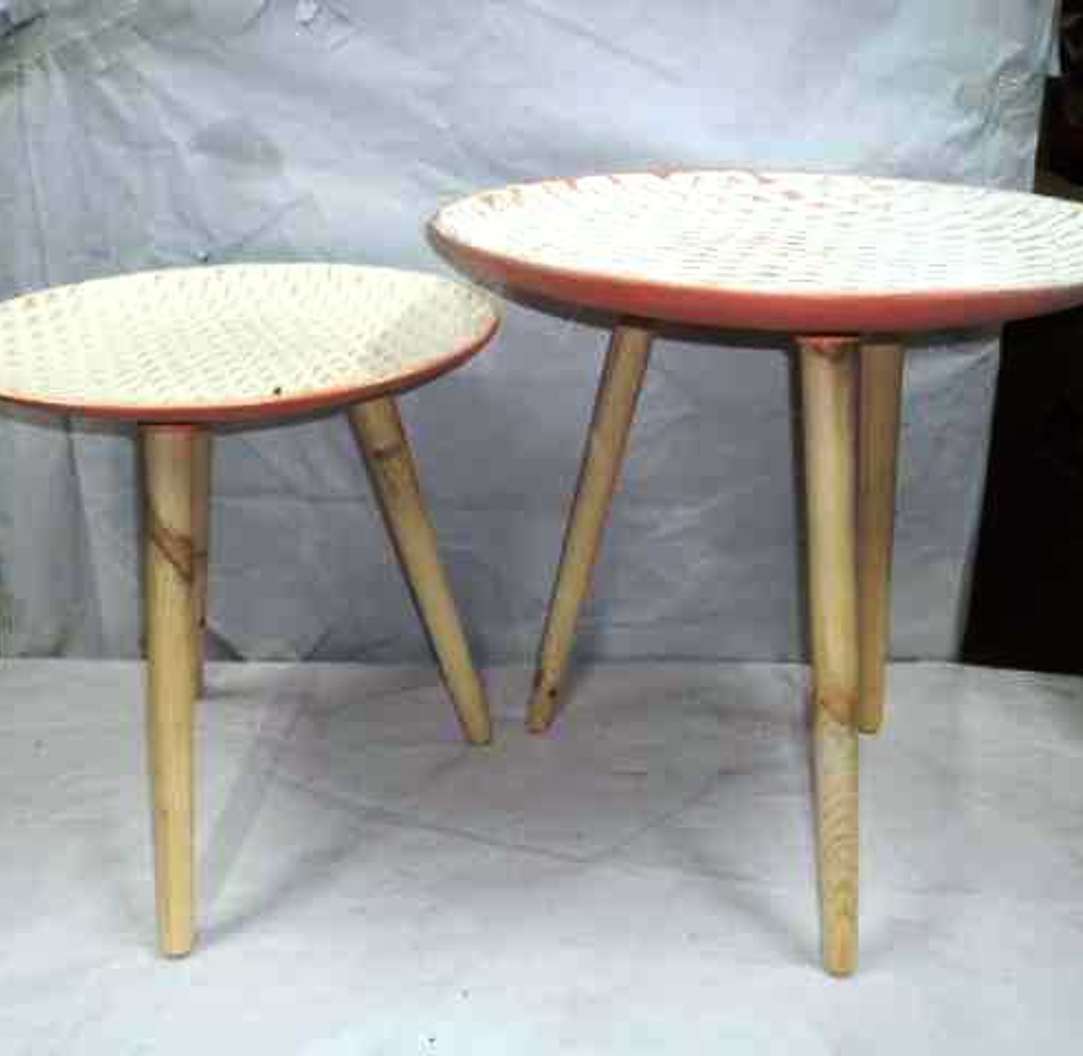 SET OF 2 WOOD END TABLE
L image