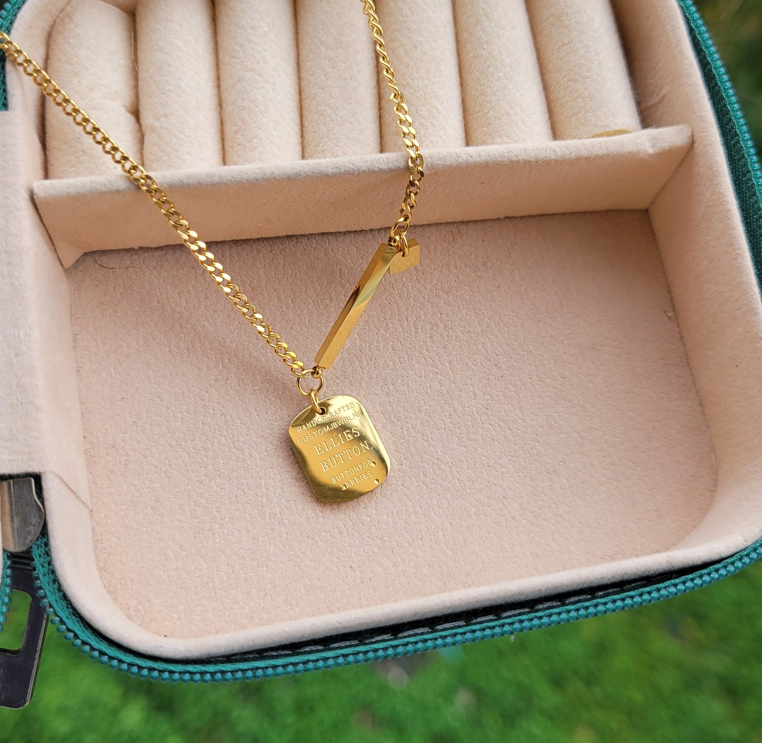 Plain gold necklace  image