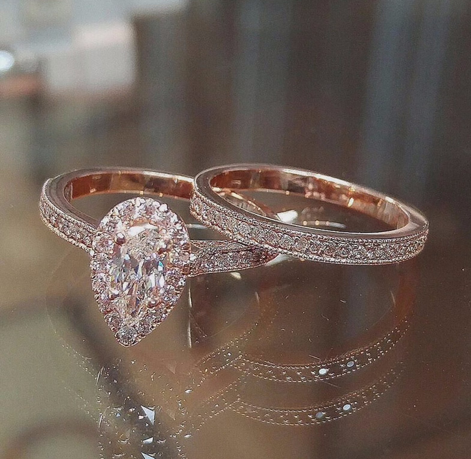 Double pear rose gold ring set image