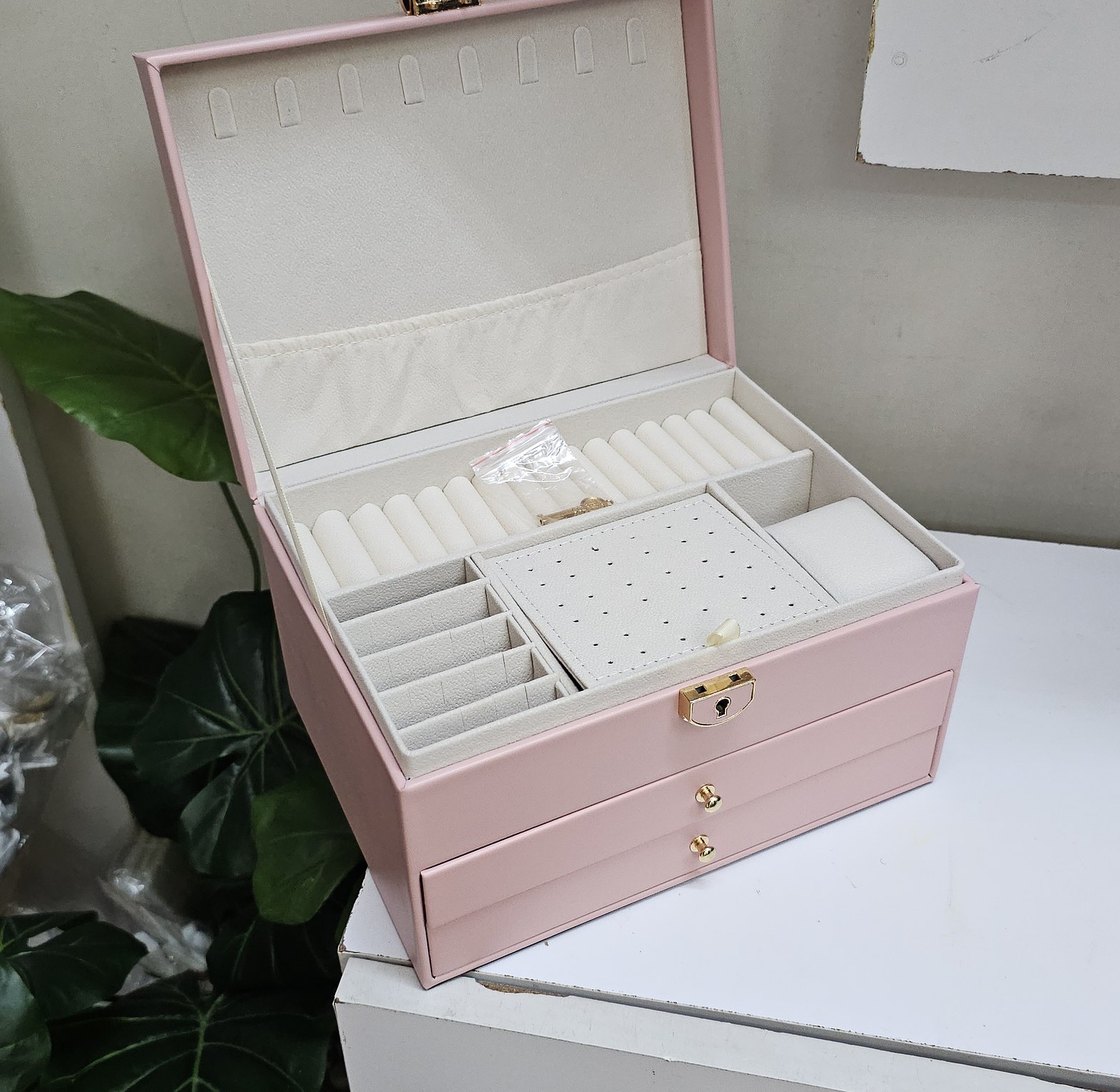 Luxury leather organizer  image