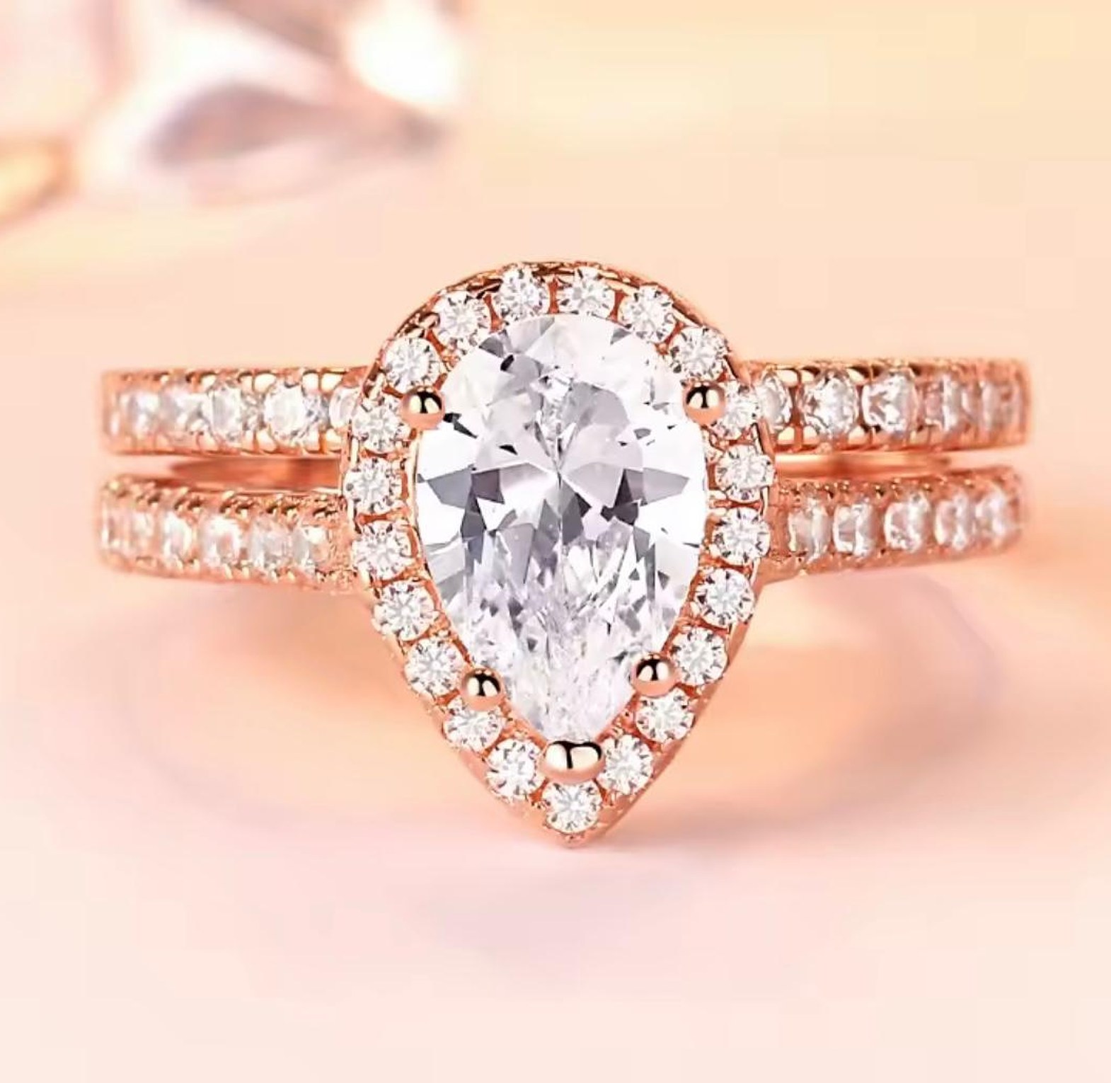 The Rose Aura Teardrop Bridal Set image