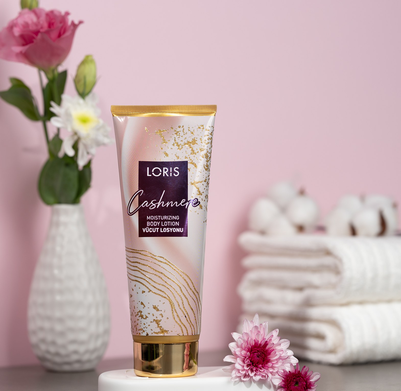 Loris Cashmere Body Lotion 236ml image