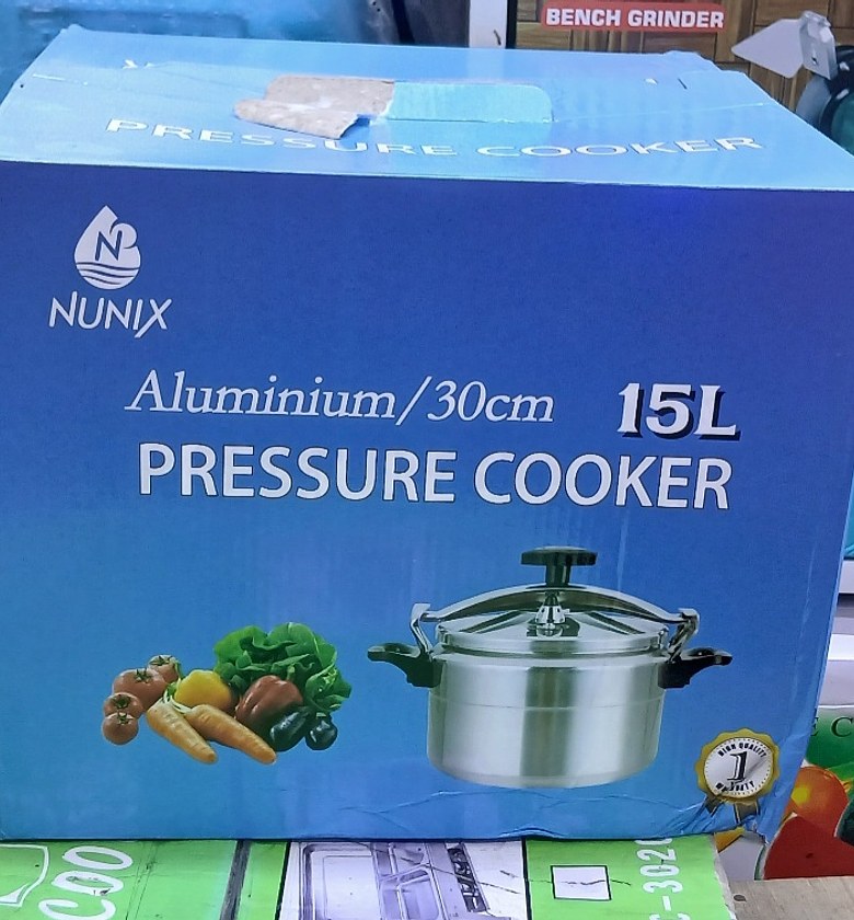 Pressure cooker 15 litres image