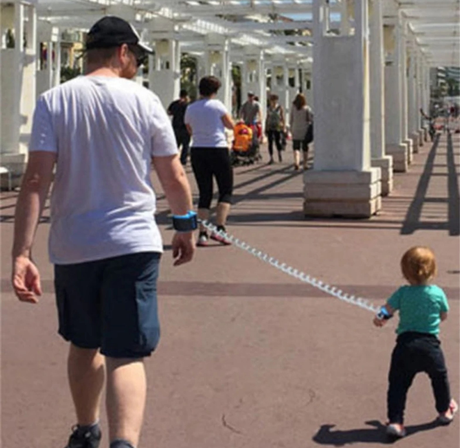 Heavy Duty Anti-Lost Toddler Safety Wrist Link Harness with Steel Wire & 360° Rotation - Child Walking Leash for Malls & Outdoors image