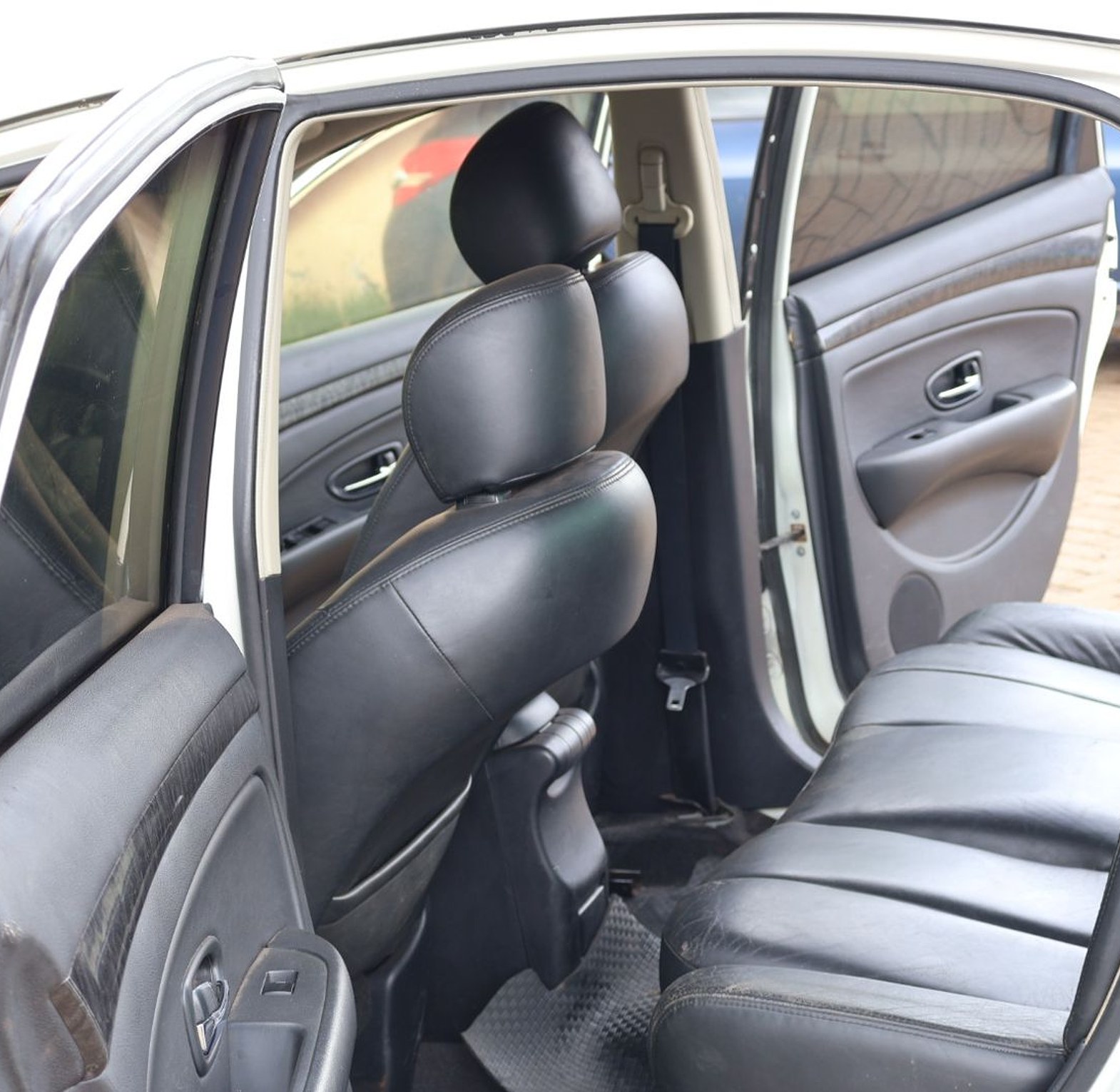  Nissan Bluebird KCR, YOM 2012 Model,  Automatic, Rating 2000cc image