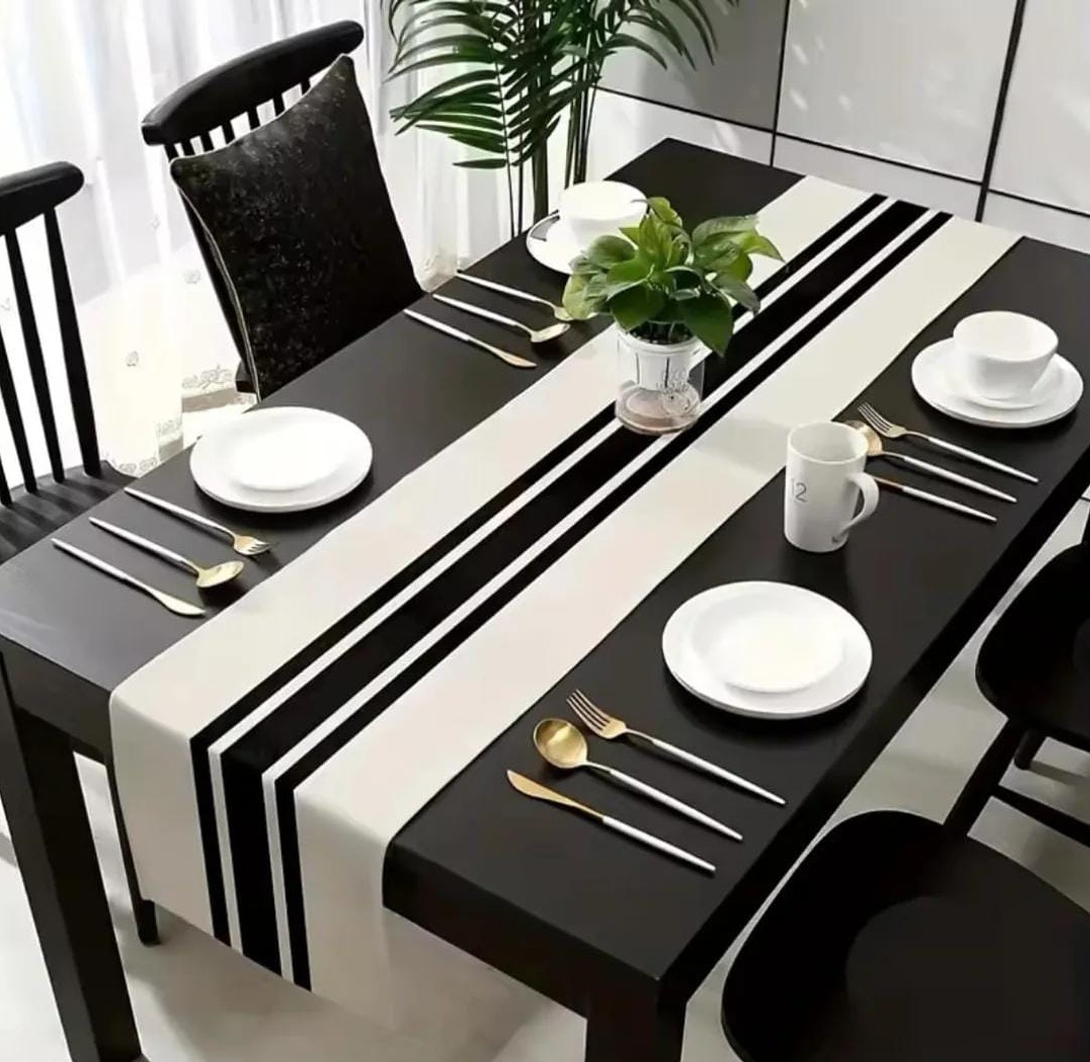 Linen Table Runner image