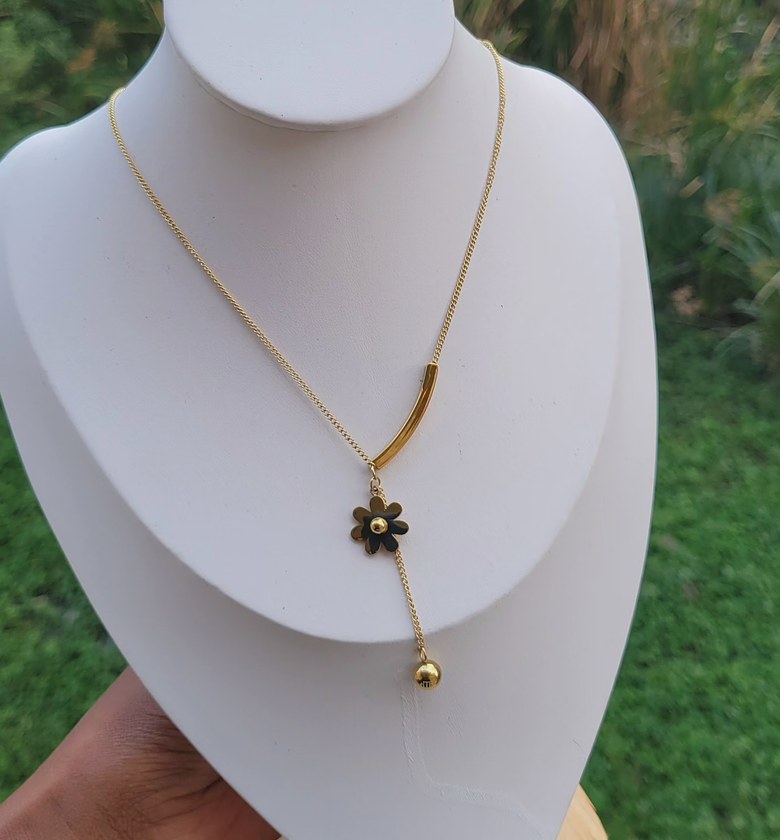 Flower necklace  image