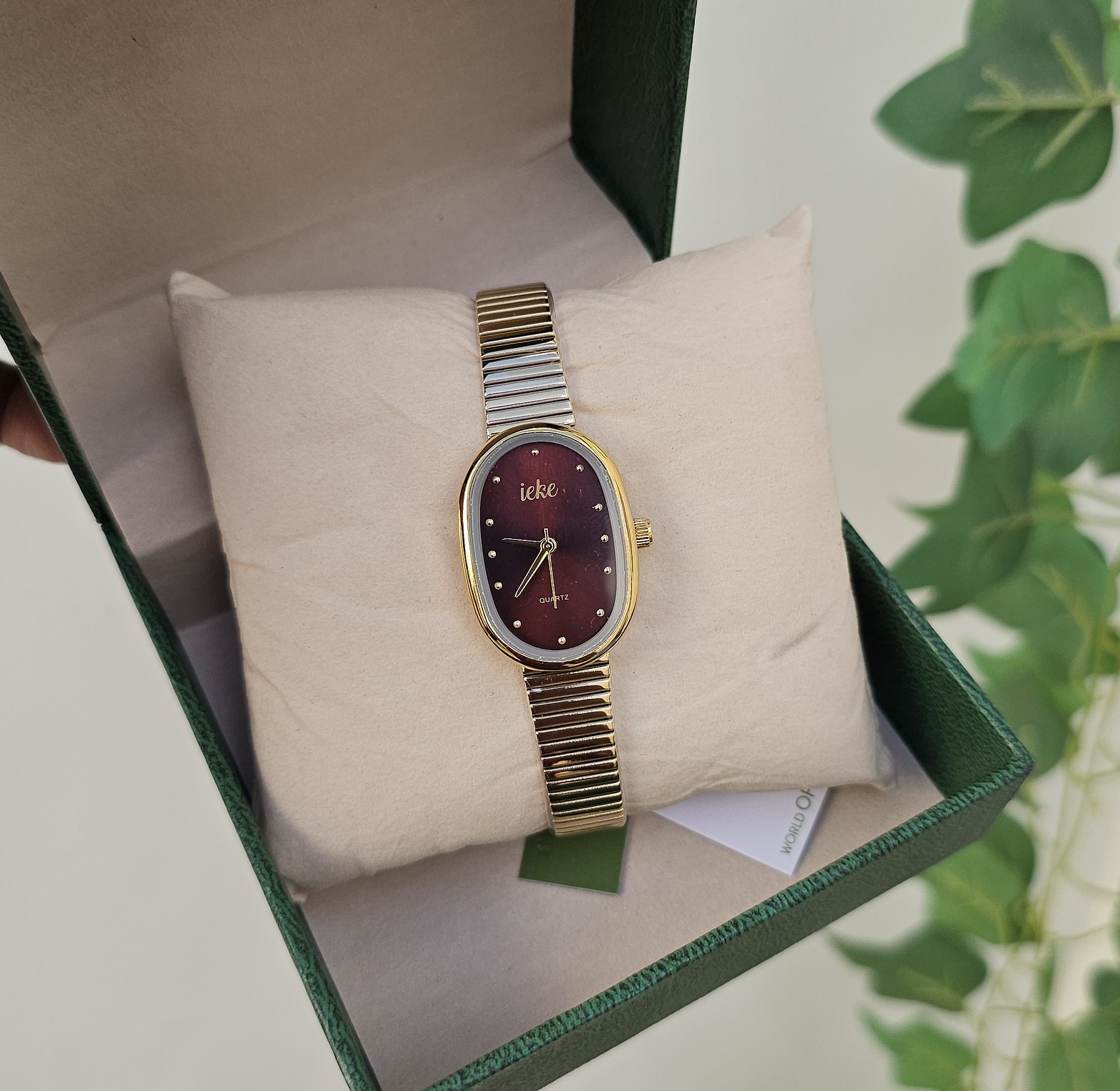 Oval classic watch  image