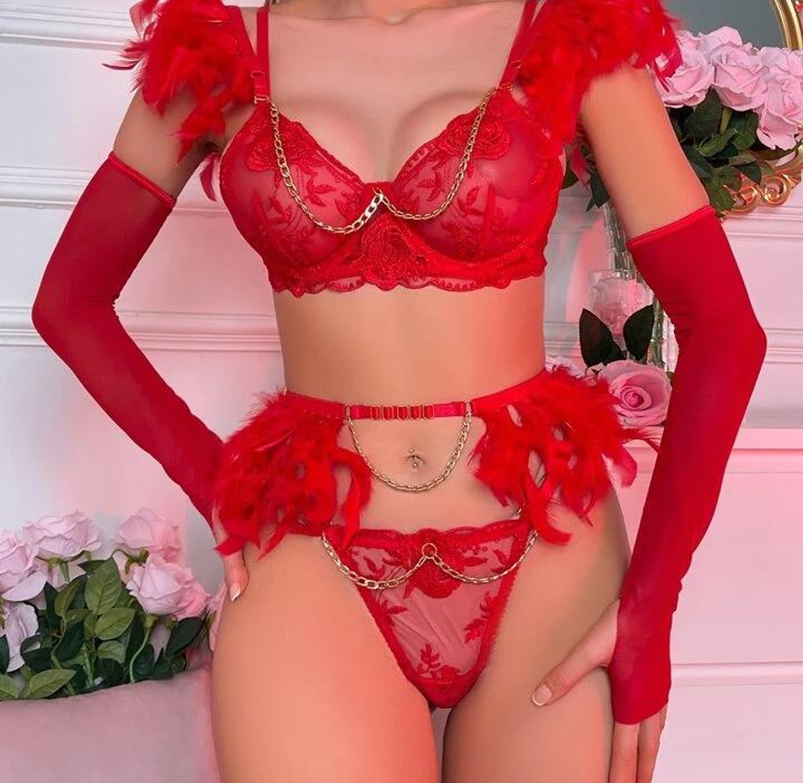 Floral Lace Lingerie Set Chain Detail Diffuse Finish with Gloves image