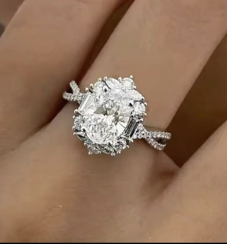 The Starlight Bloom Cluster Ring image