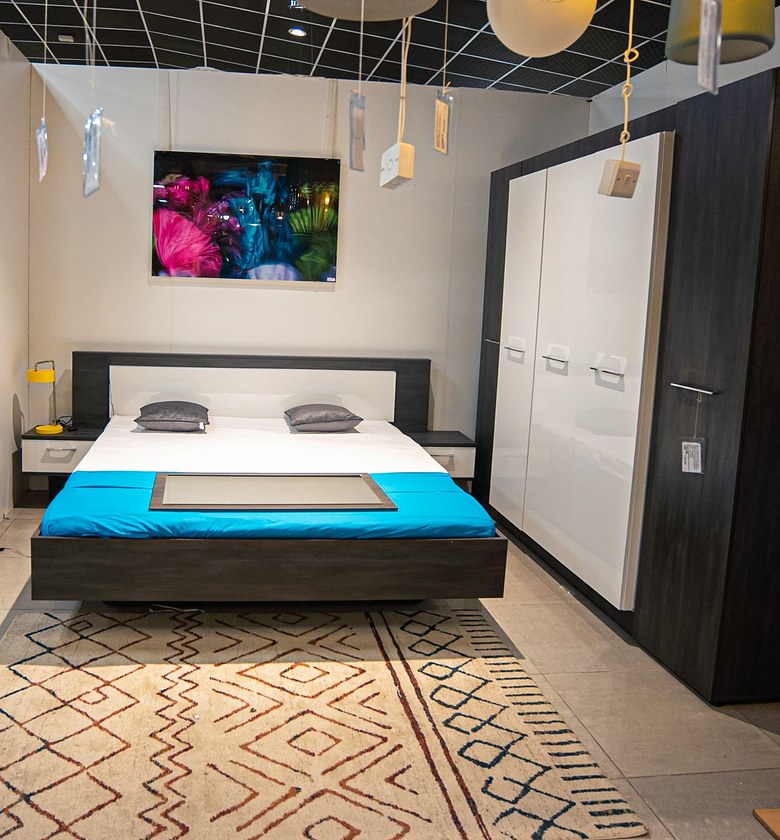 BED 180X200 CM WITH LIGHT image