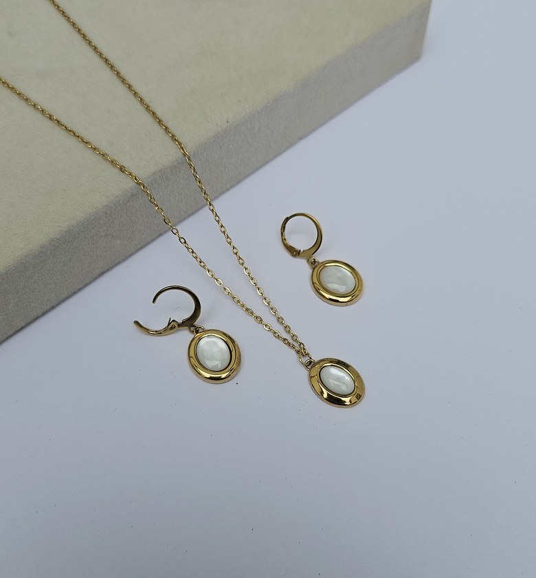 White oval set  image