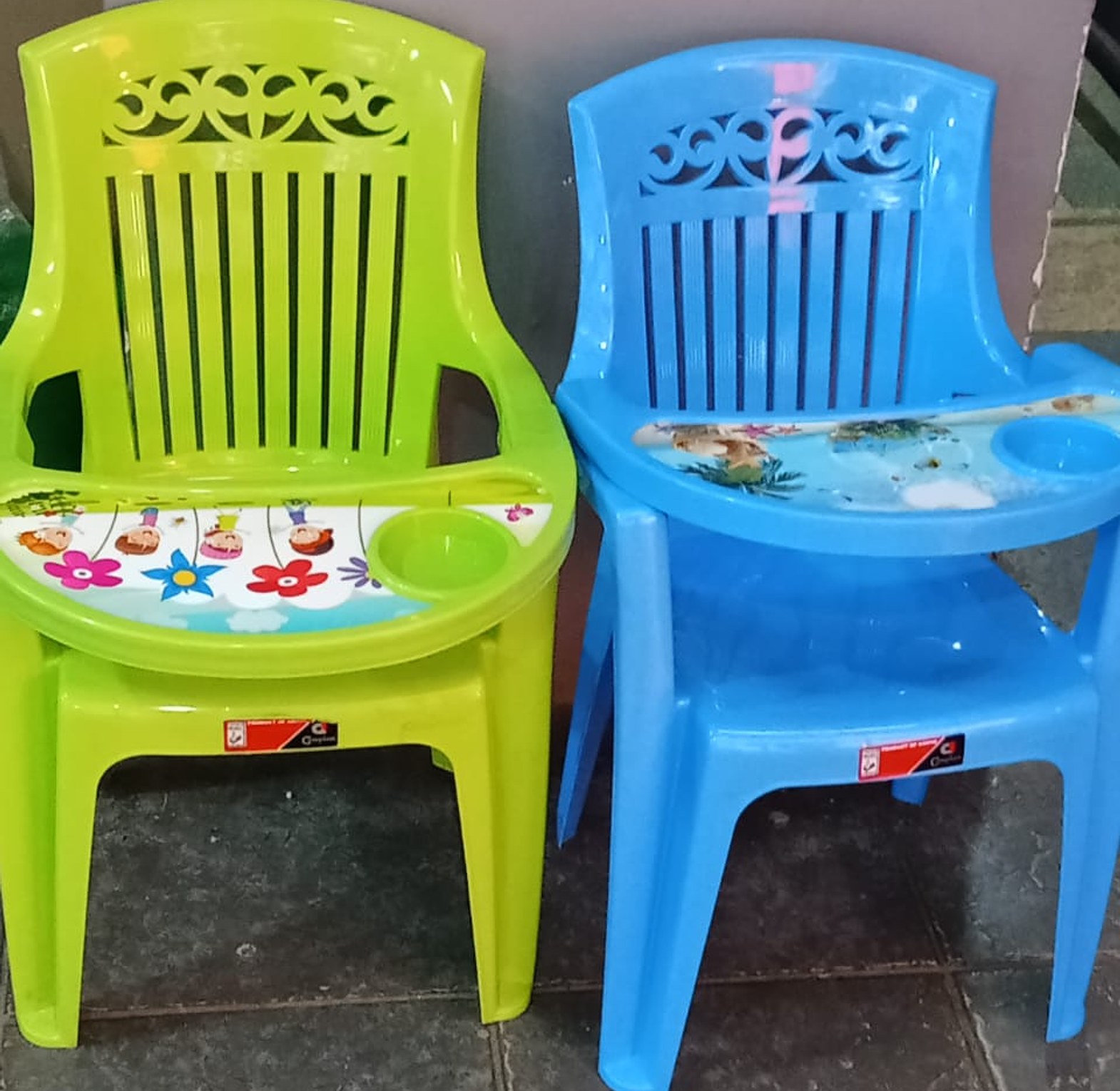 KIDS FEEDING CHAIR.Complast Classic Feeding Baby Chair With Table image