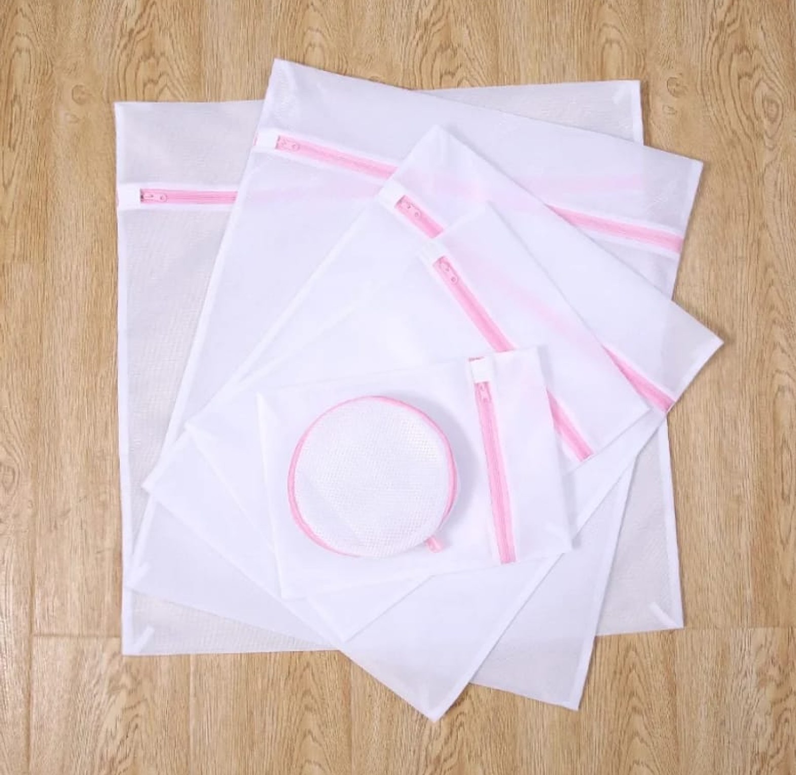 Set of 6 Premium Laundry Mesh Bags with Zipper image
