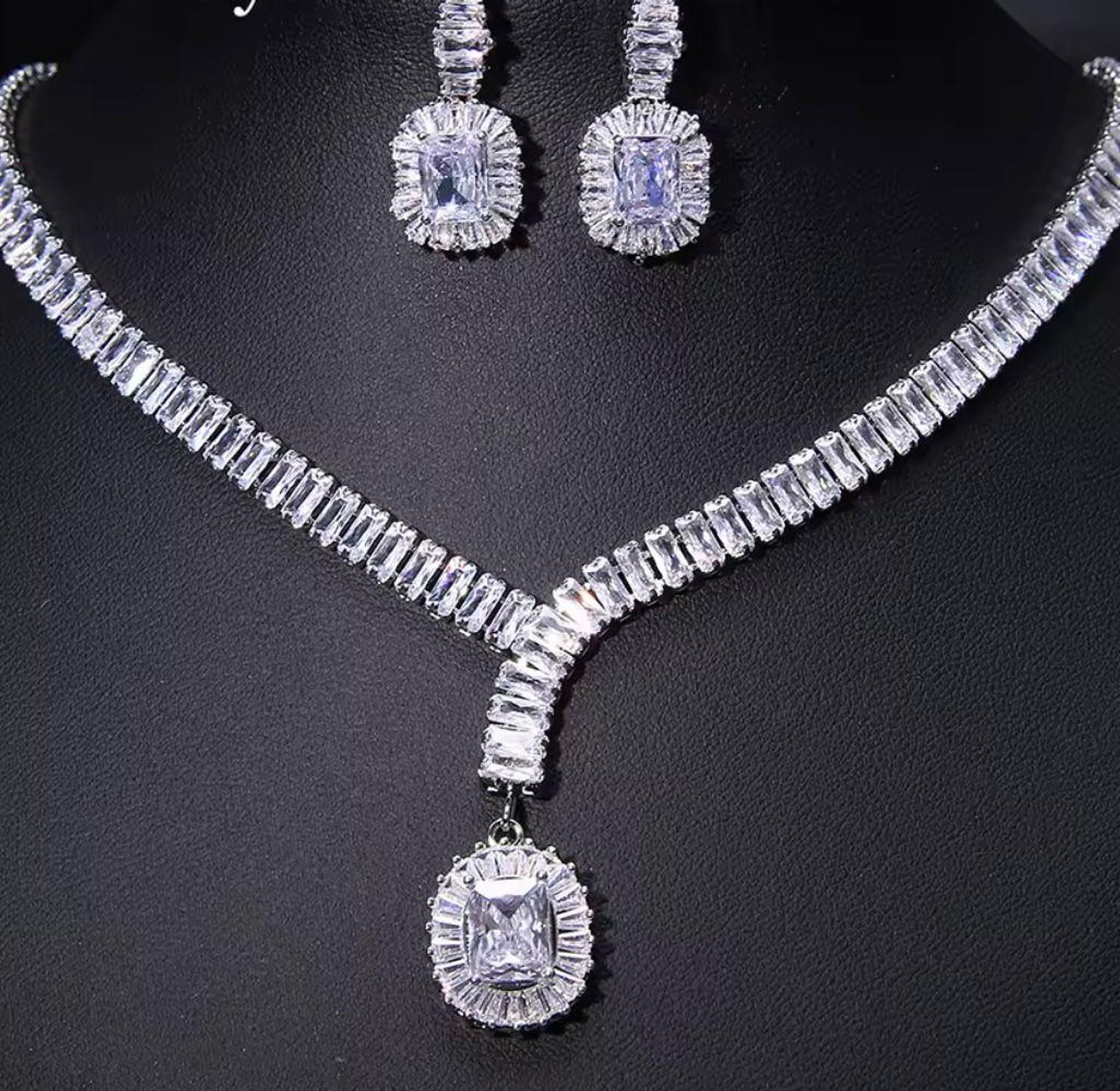 The Duchess Emerald-Cut Halo Jewelry Set image