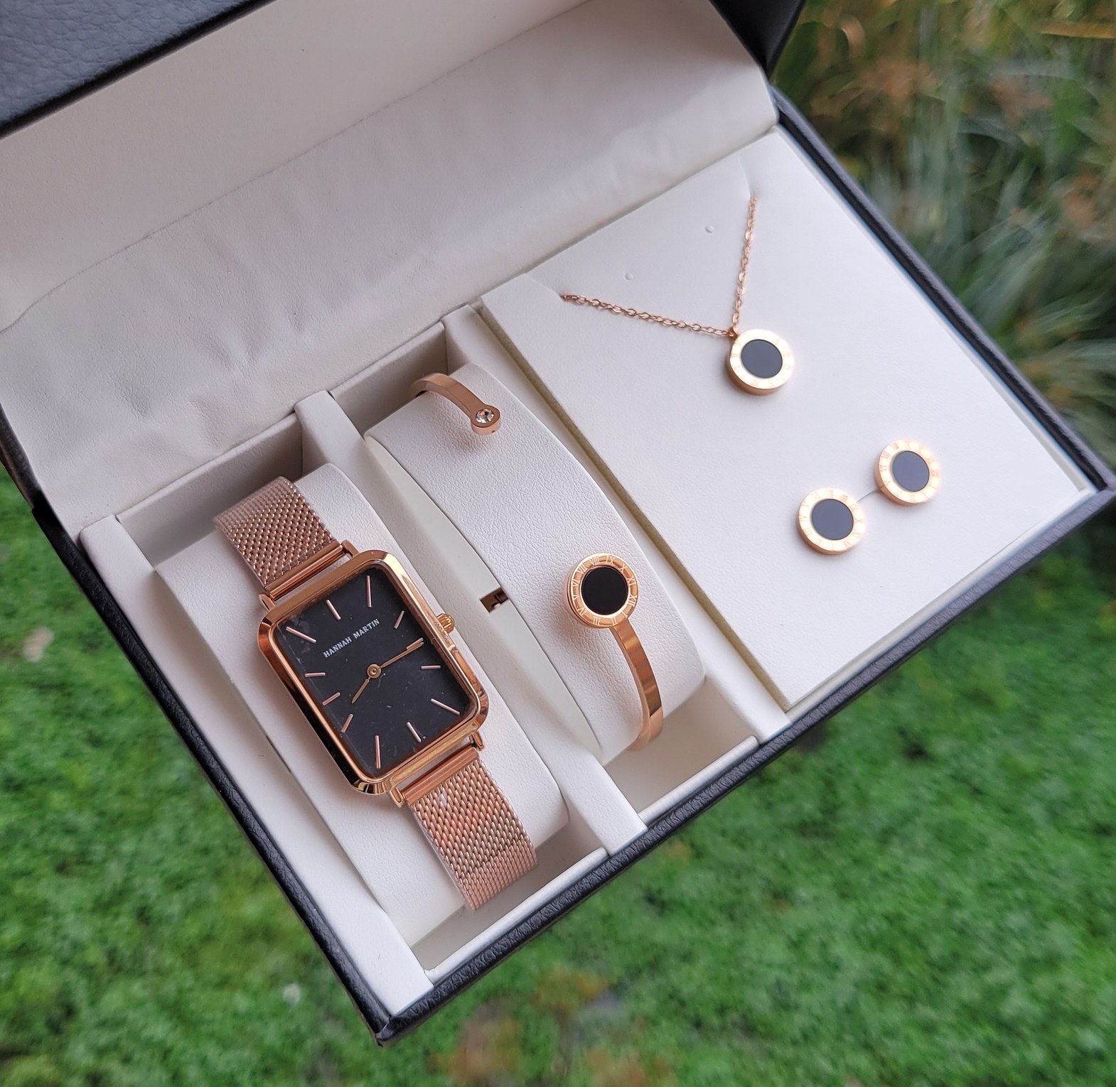 Watch set  image