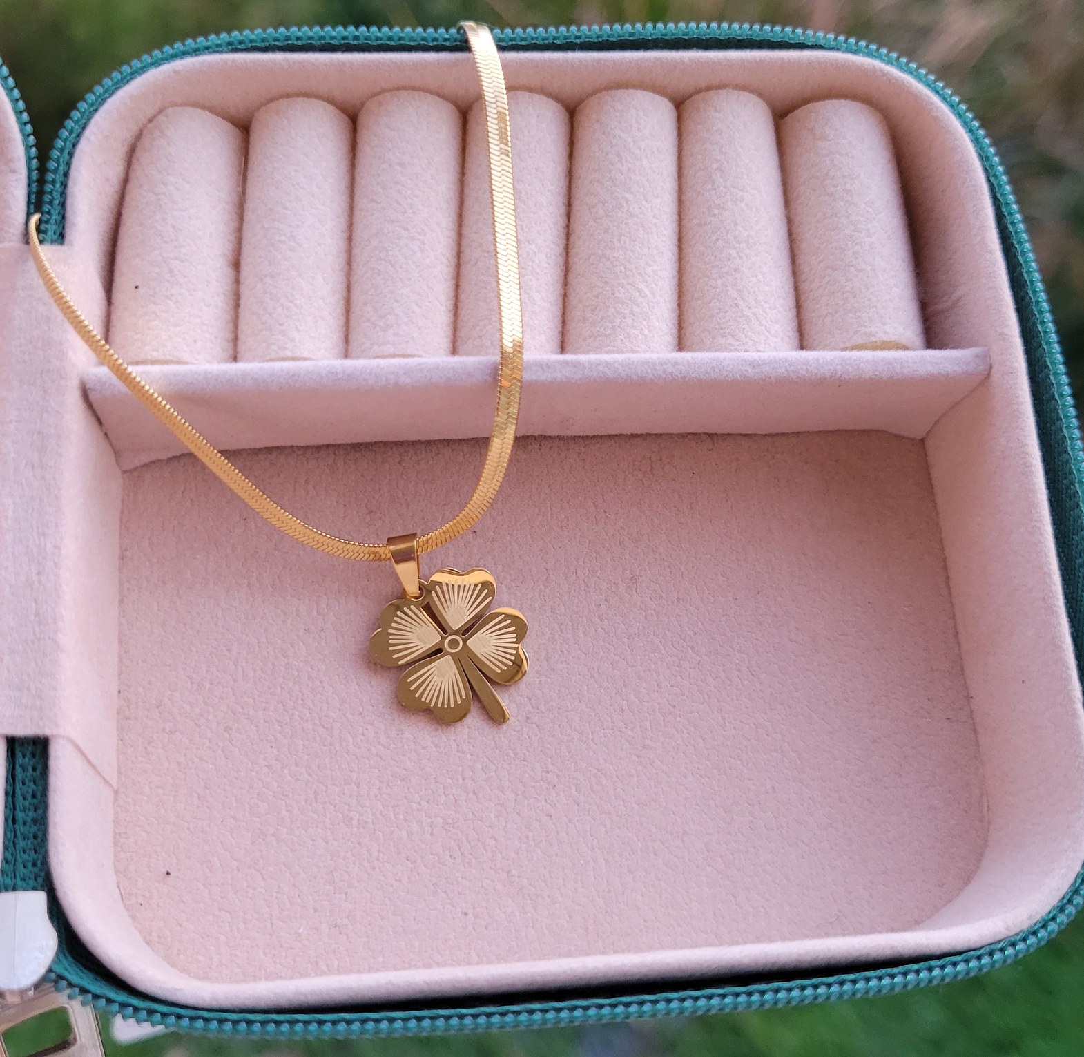 Clover leaf necklace  image